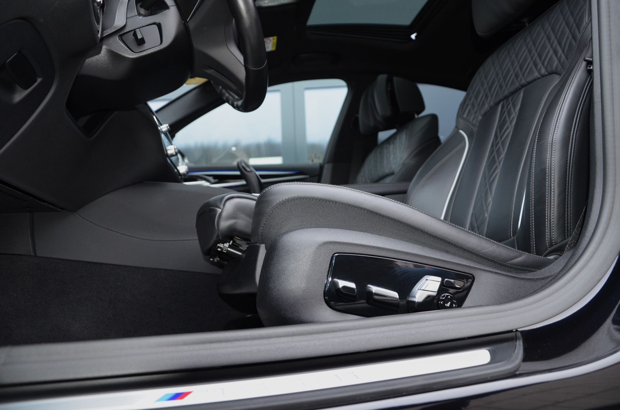 listing desktop thumbnail image 12