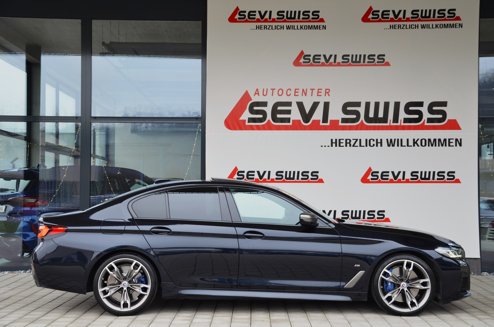 listing desktop thumbnail image 2