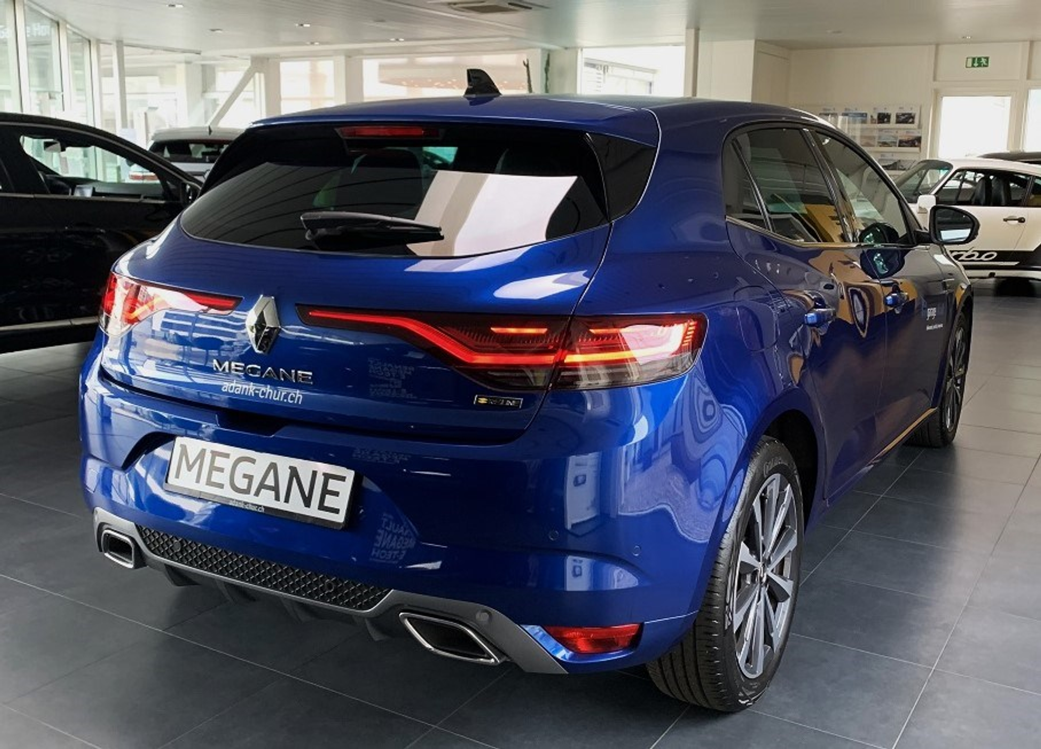 listing desktop thumbnail image 2