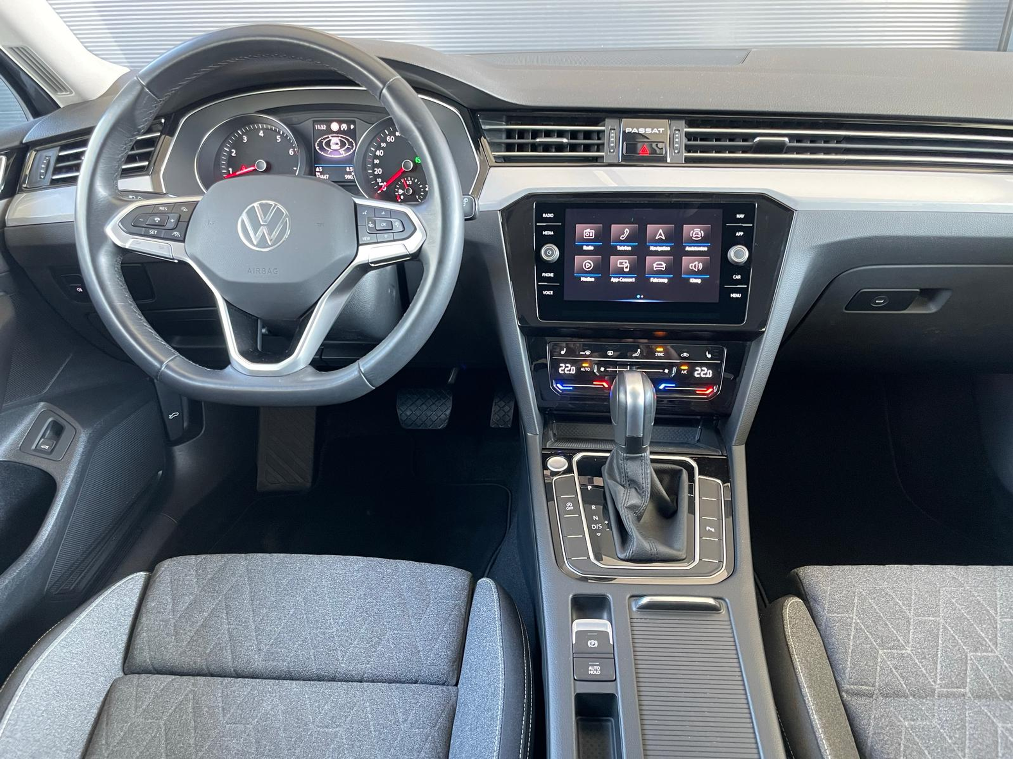 listing desktop thumbnail image 6