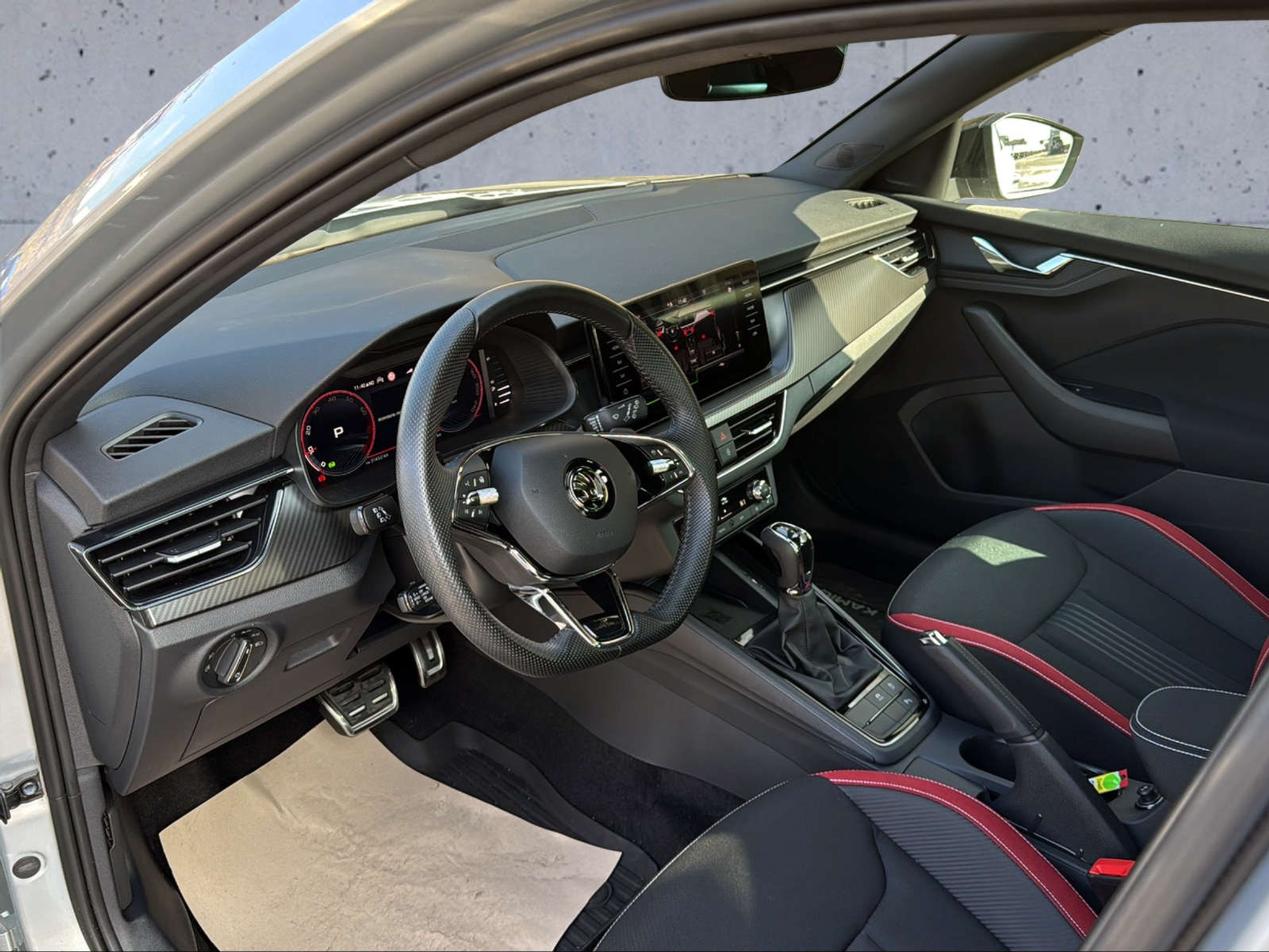 listing desktop thumbnail image 11