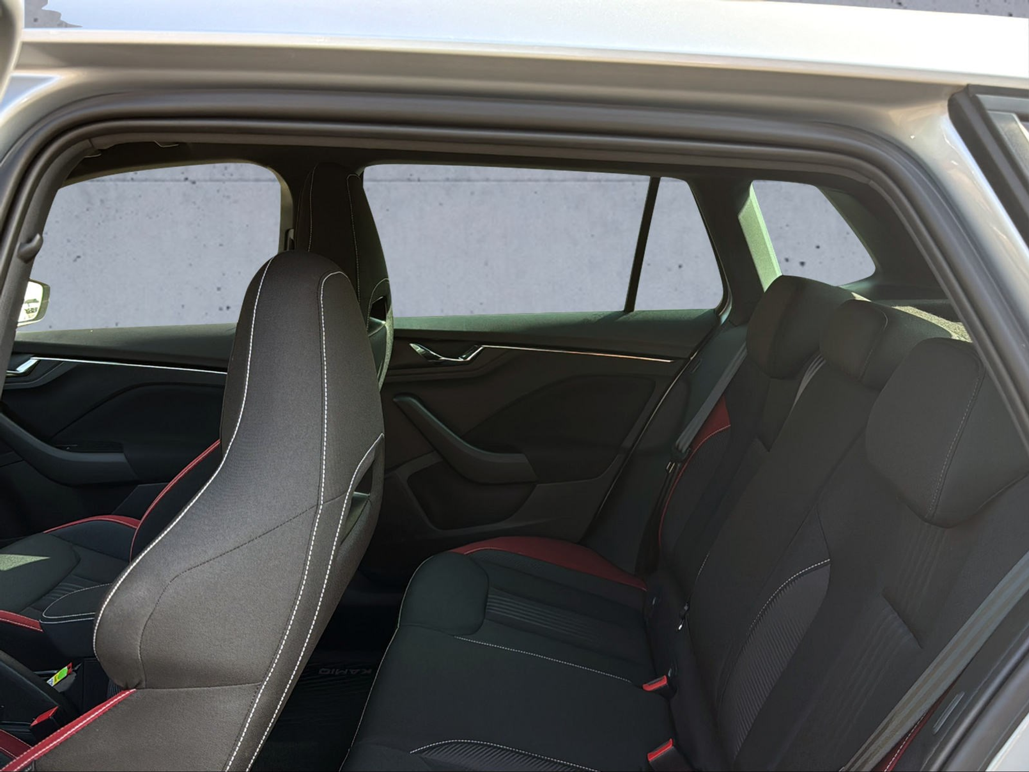 listing desktop thumbnail image 14