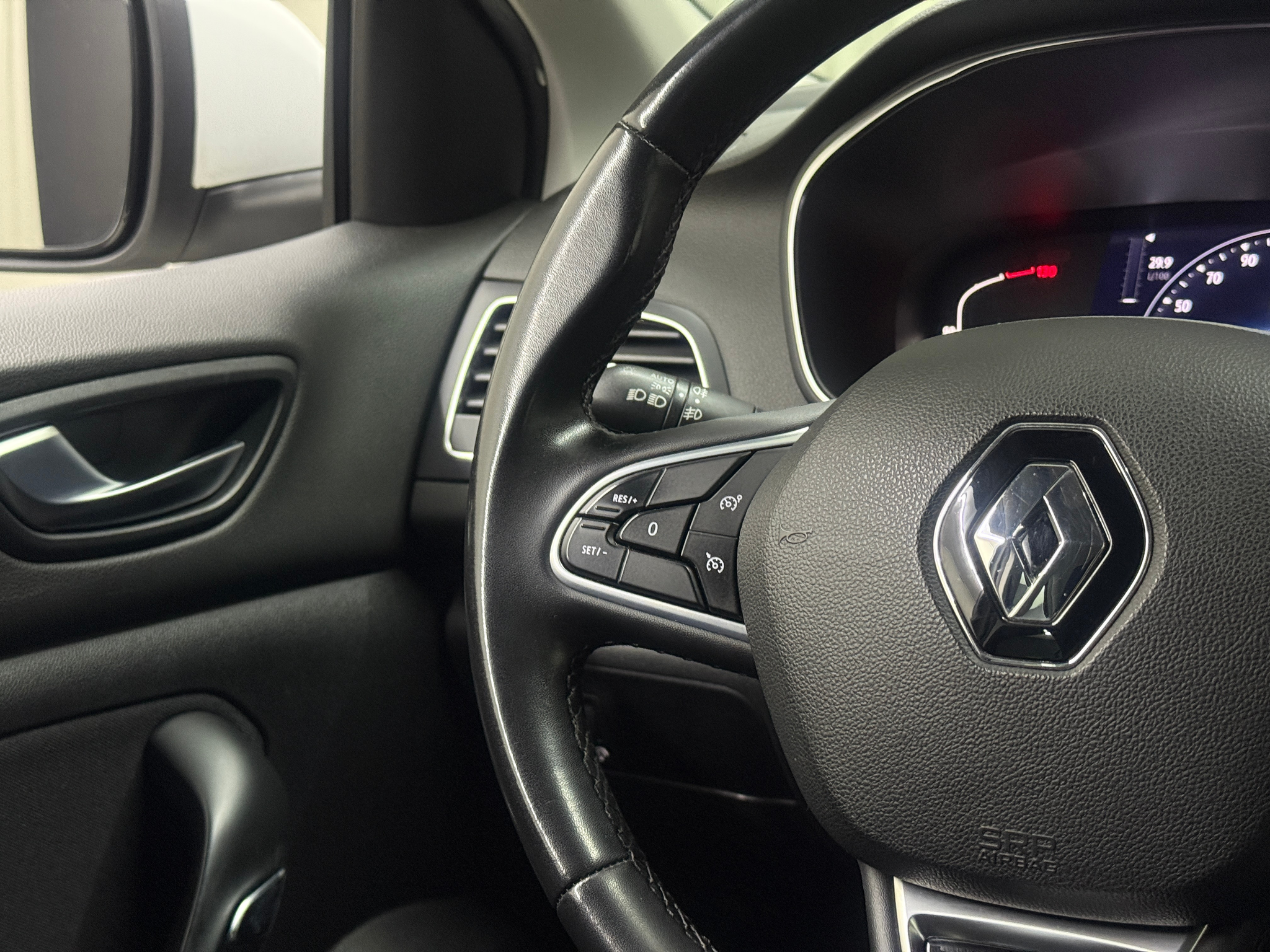 listing desktop thumbnail image 10