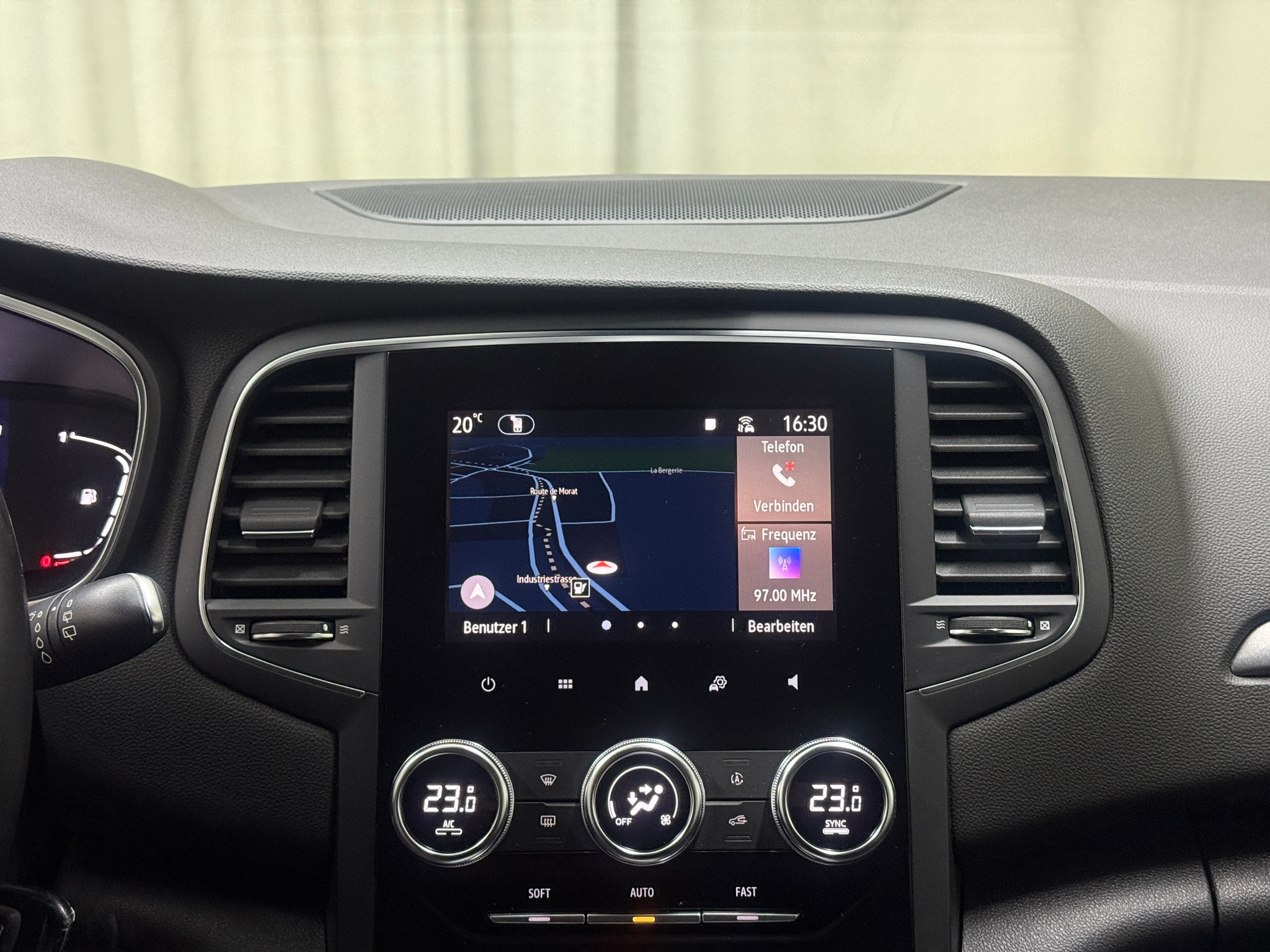 listing desktop thumbnail image 11