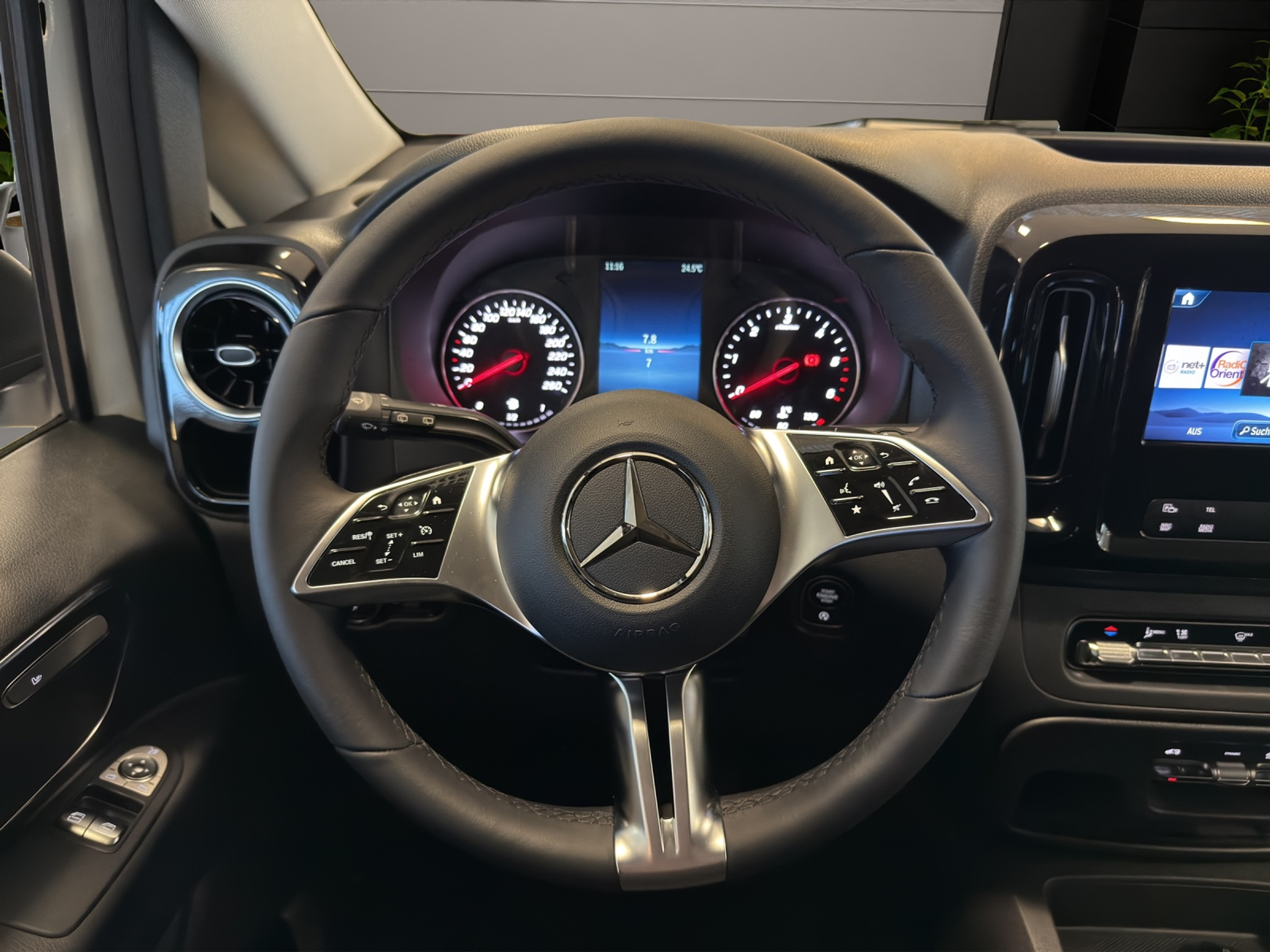 listing desktop thumbnail image 13