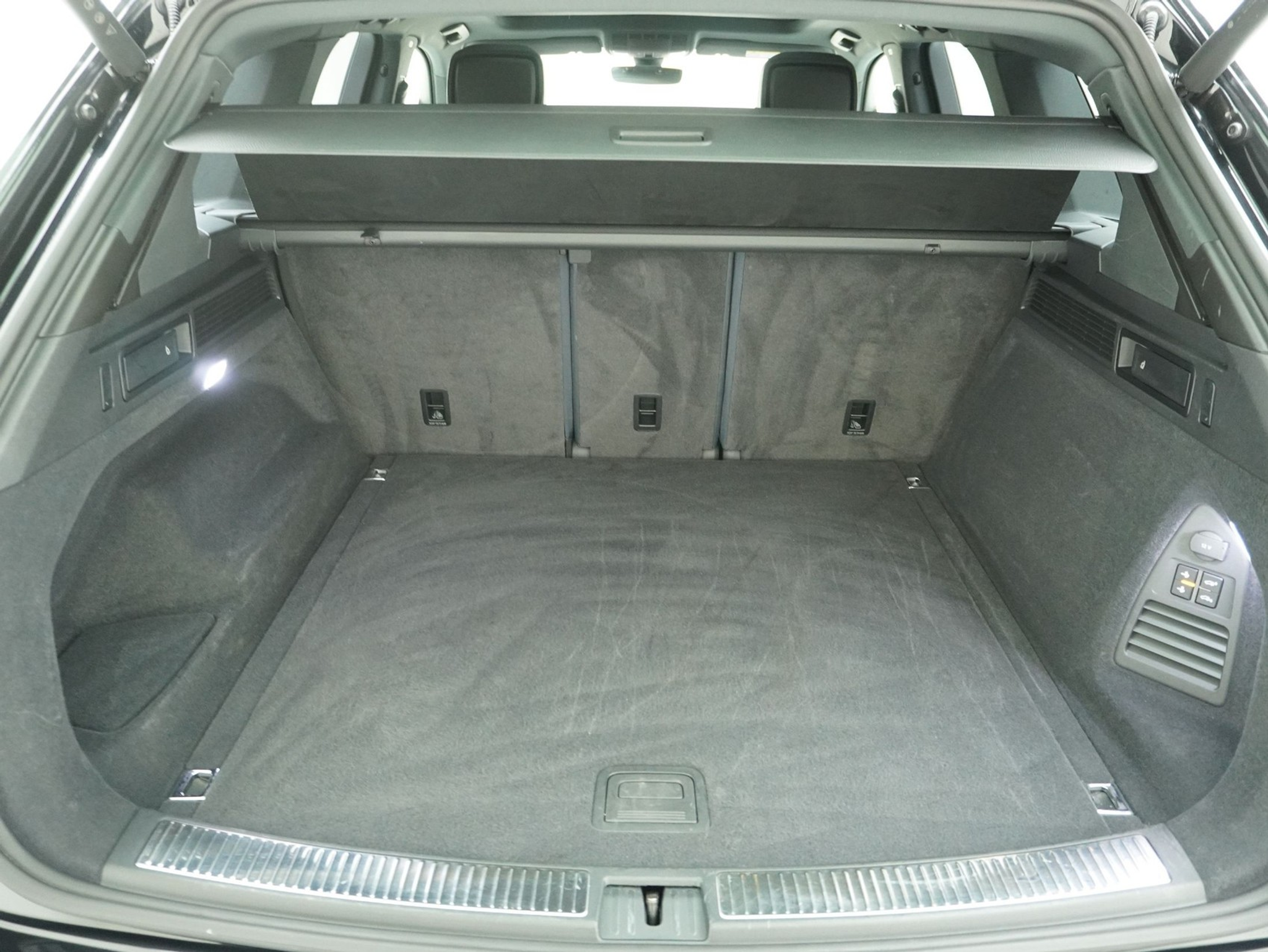 listing desktop thumbnail image 13