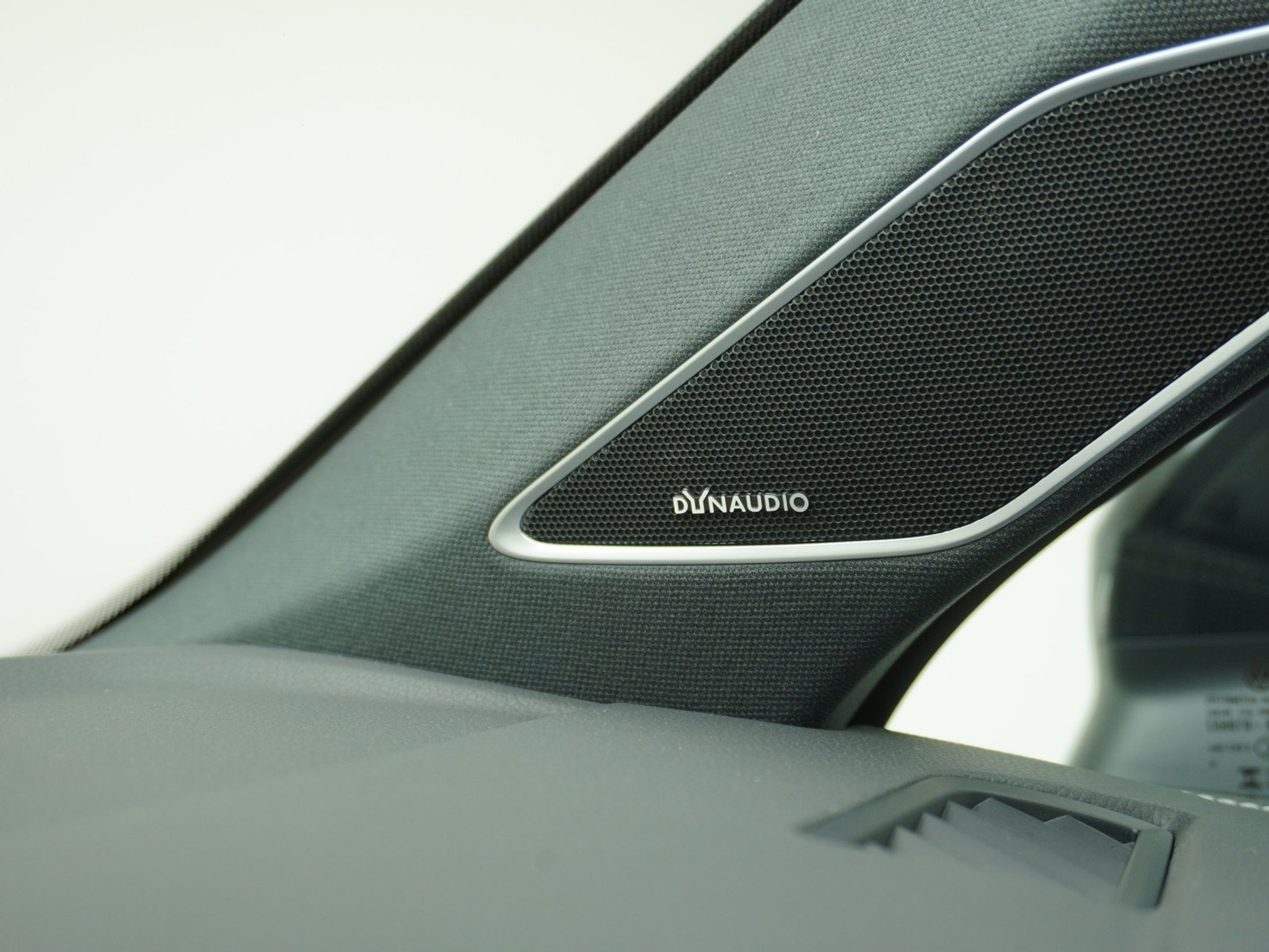 listing desktop thumbnail image 16