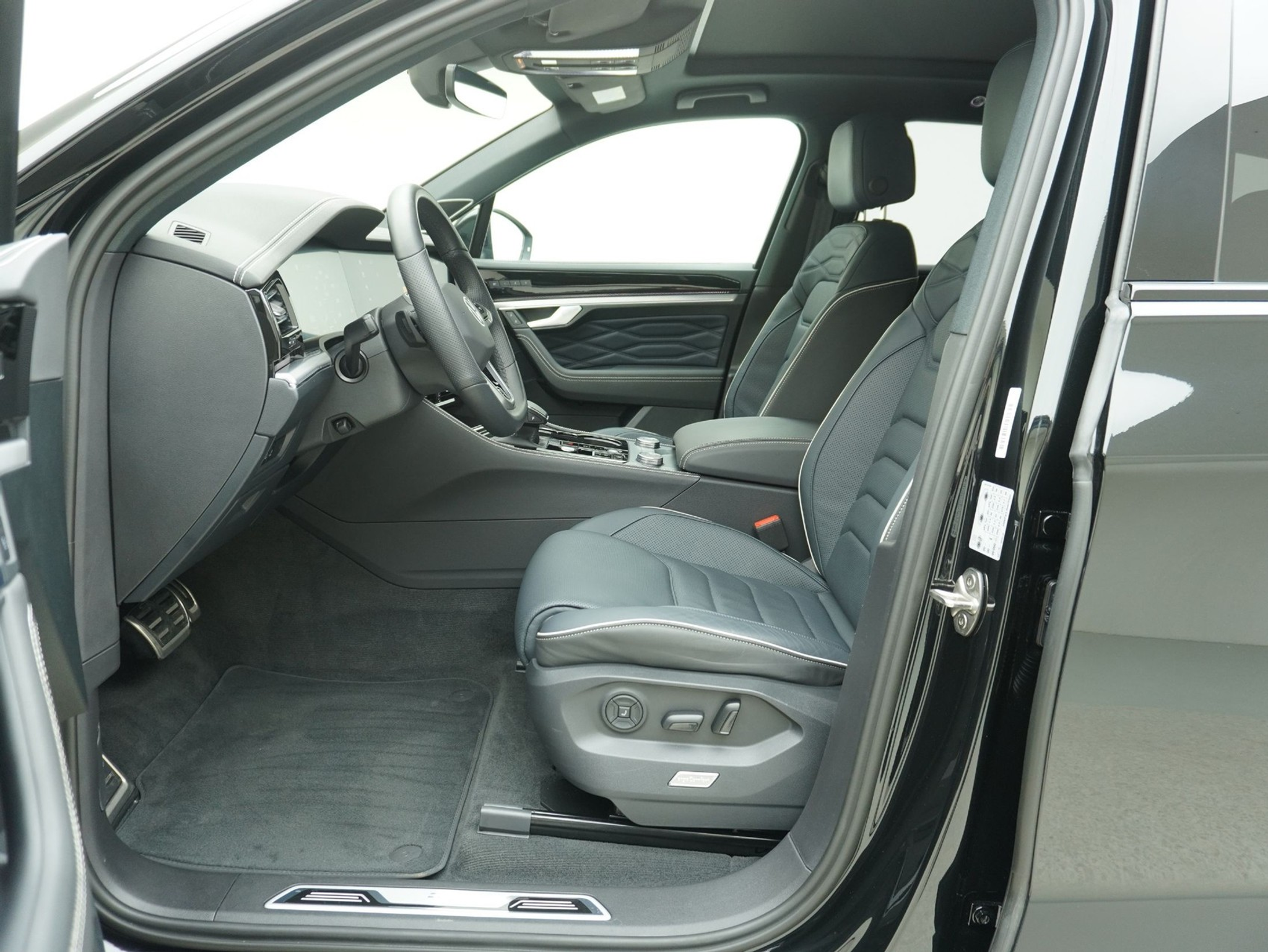 listing desktop thumbnail image 8