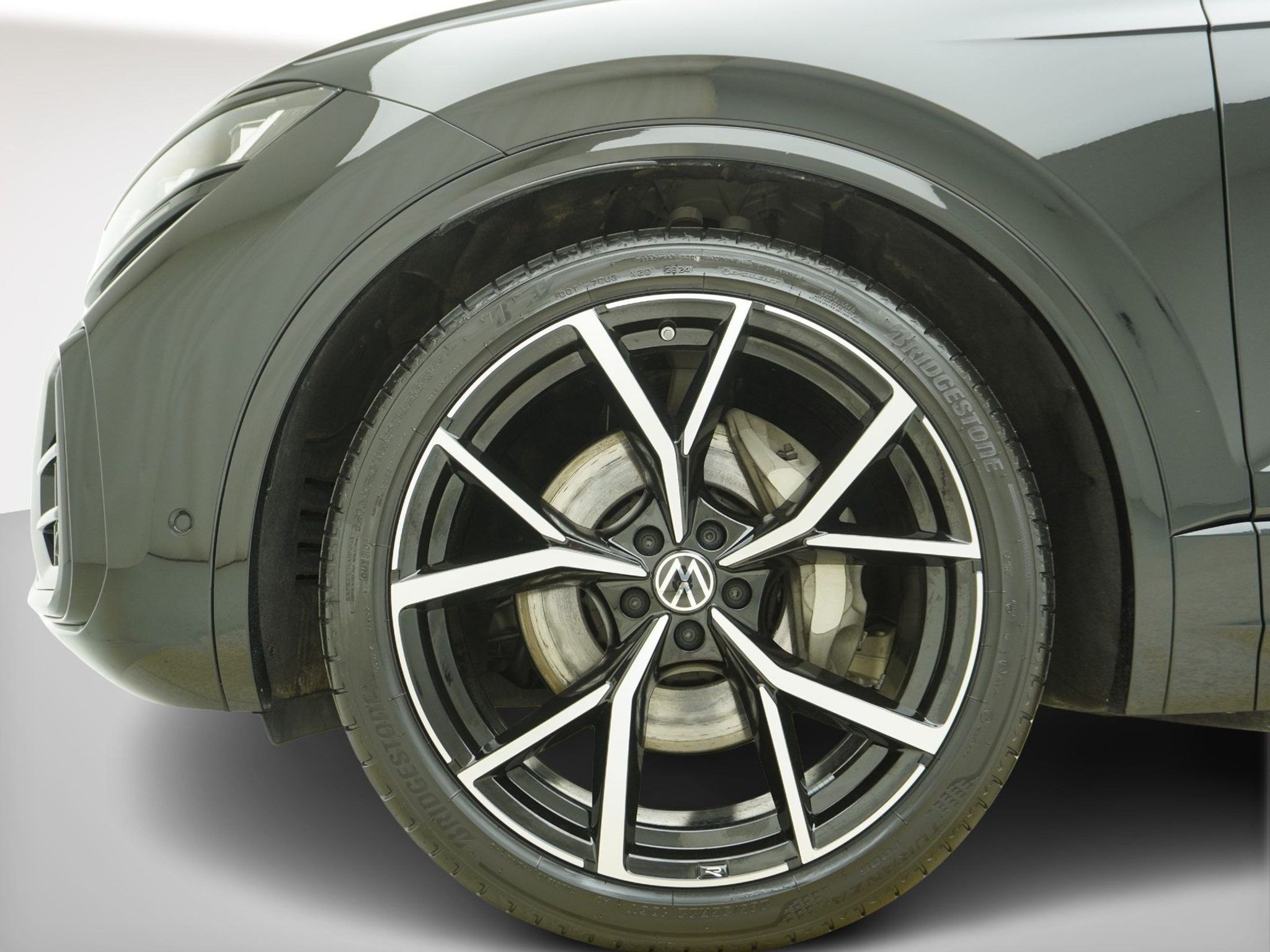 listing desktop thumbnail image 6