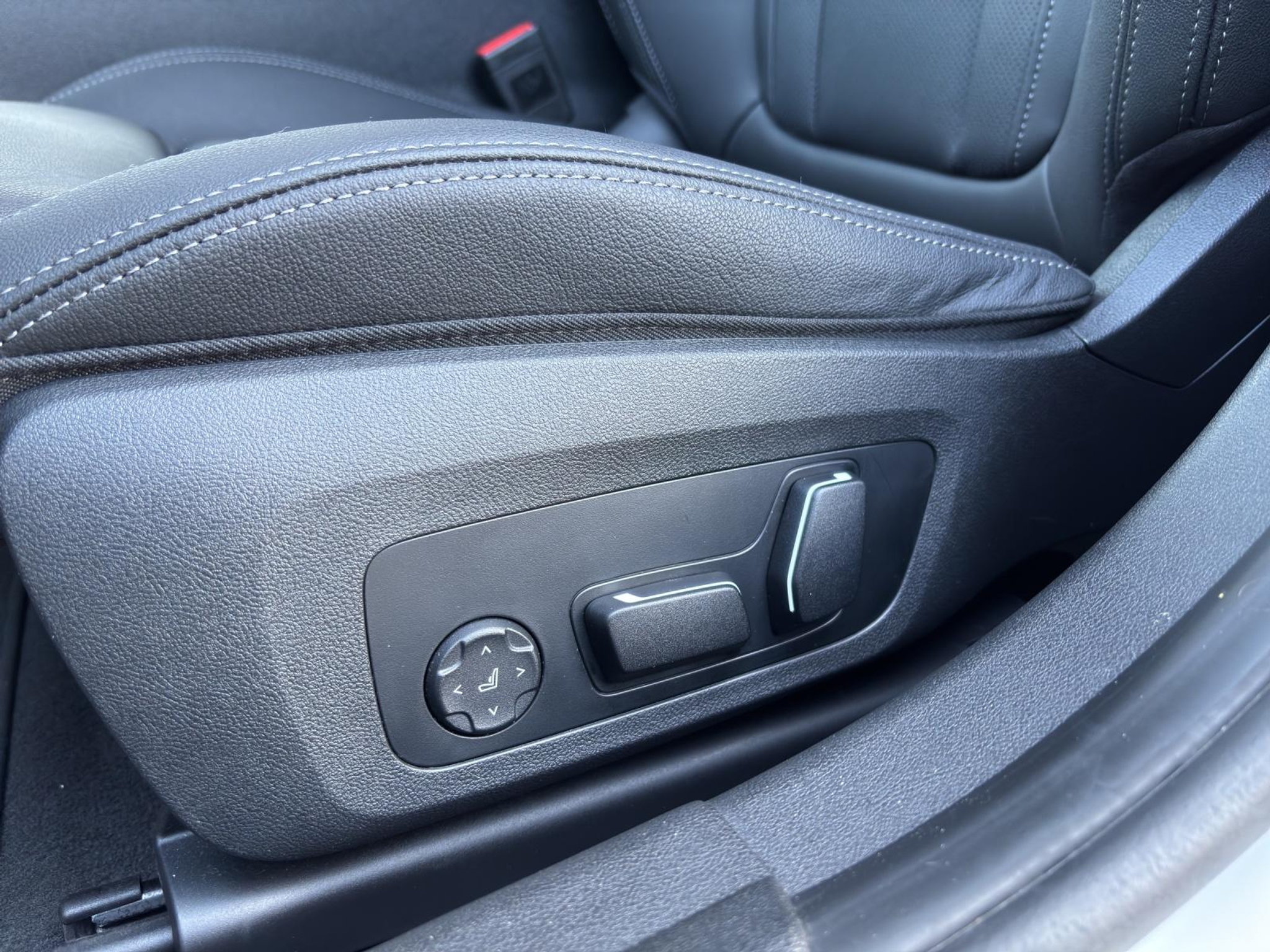 listing desktop thumbnail image 17