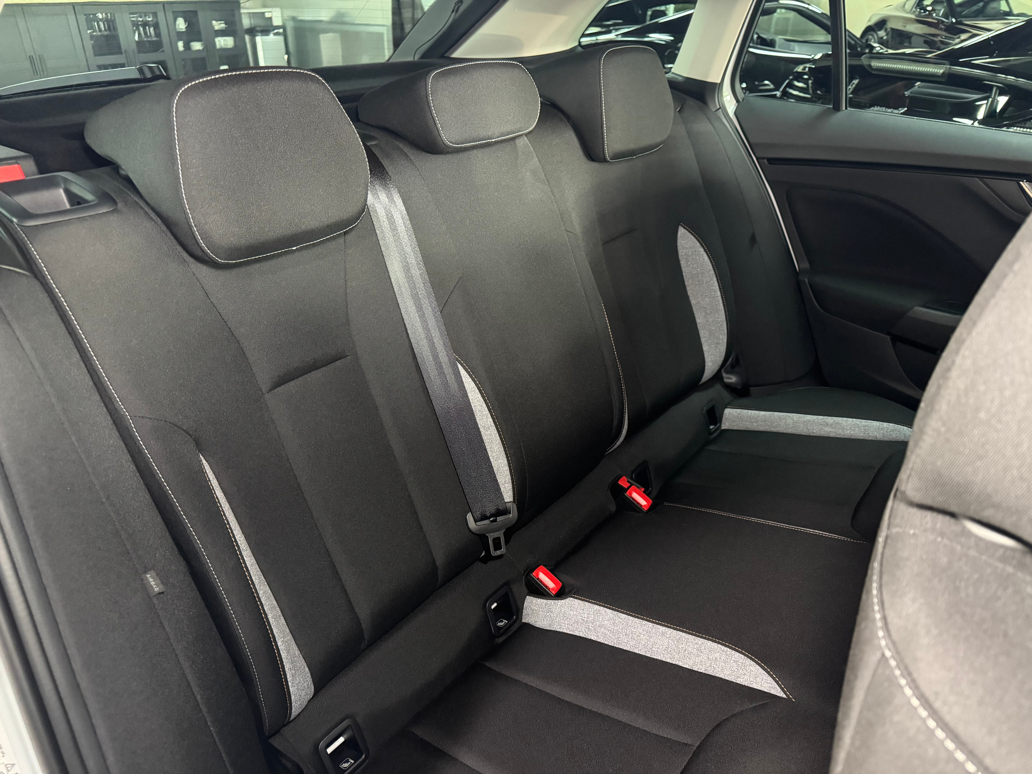 listing desktop thumbnail image 12