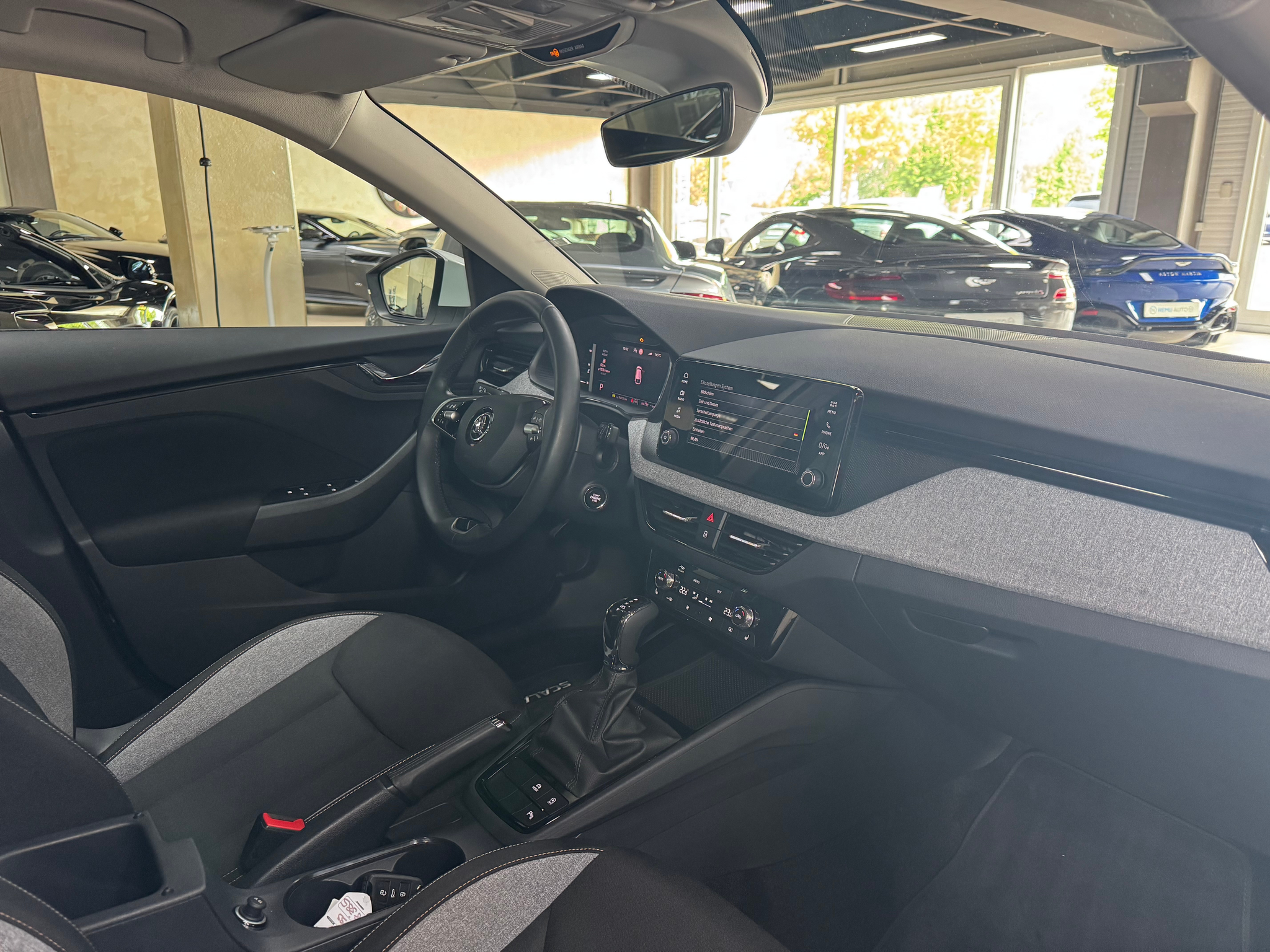 listing desktop thumbnail image 10