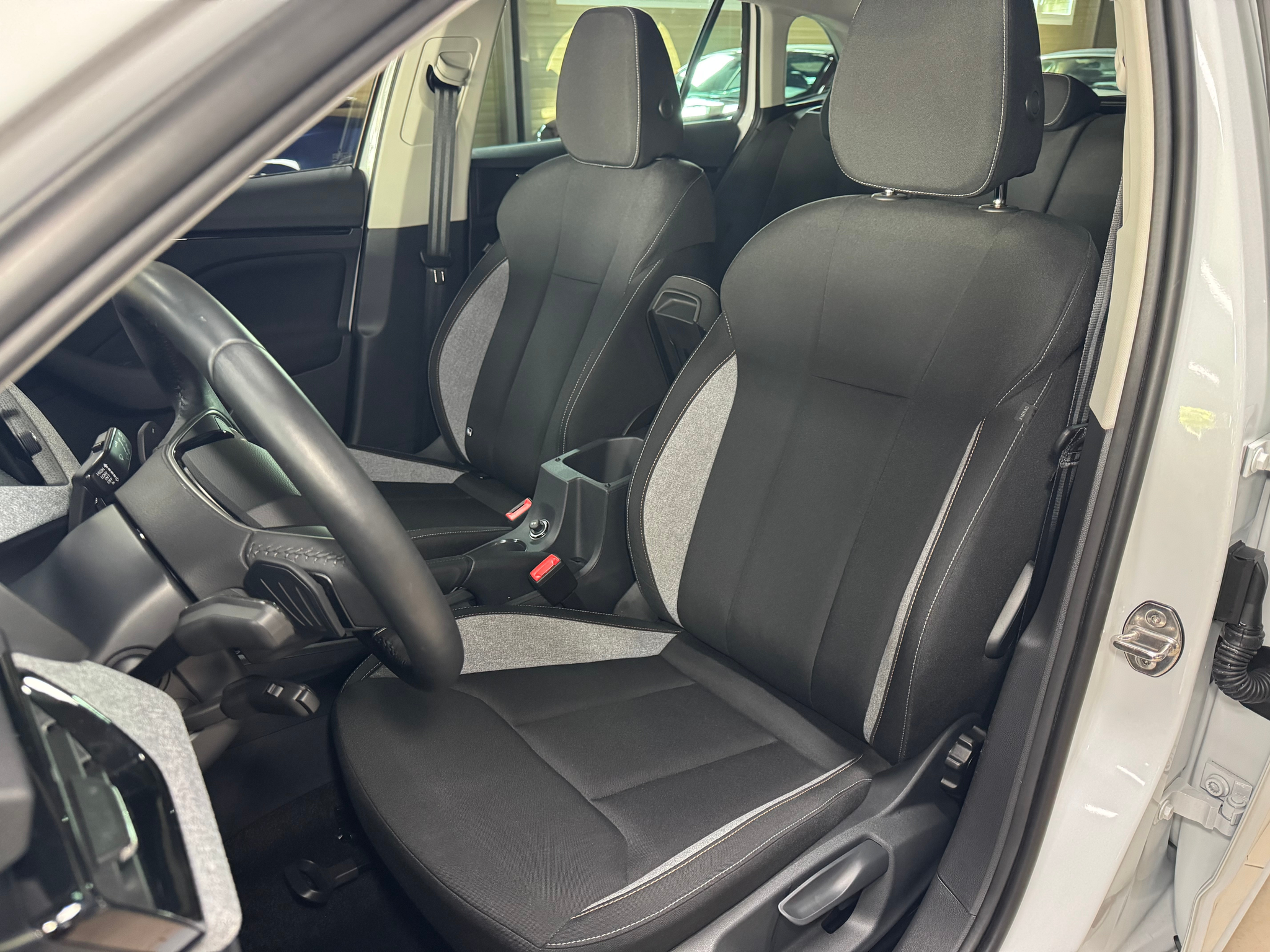 listing desktop thumbnail image 9