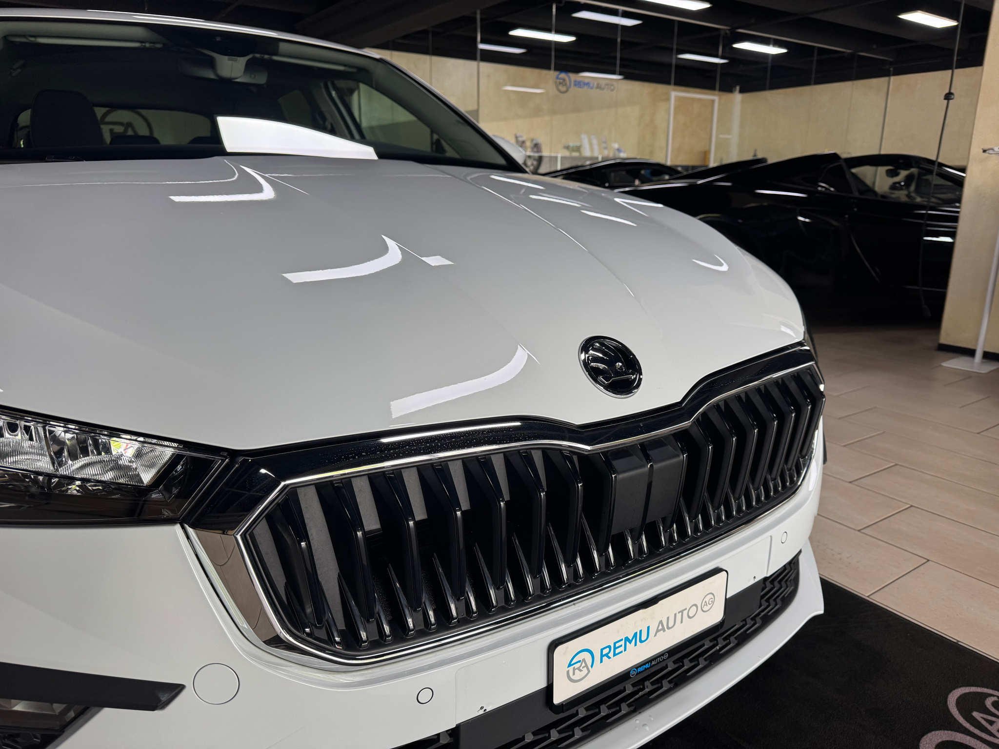 listing desktop thumbnail image 6