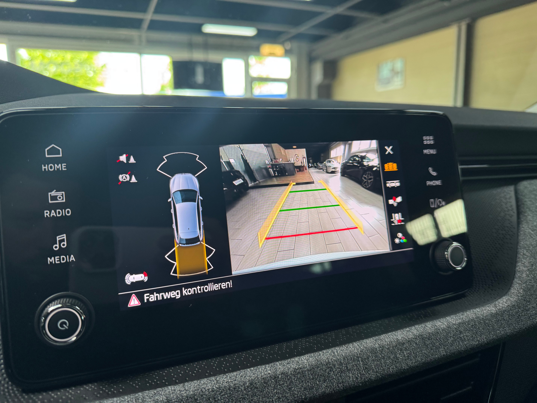 listing desktop thumbnail image 16