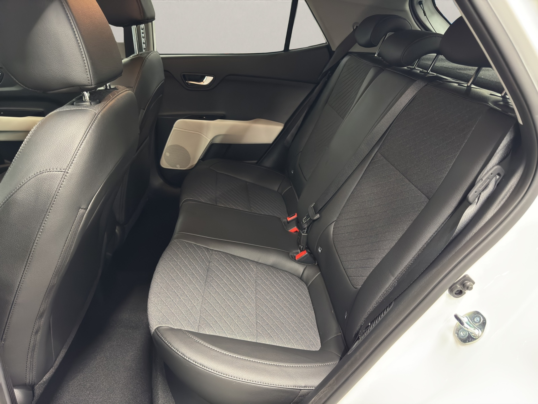 listing desktop thumbnail image 10