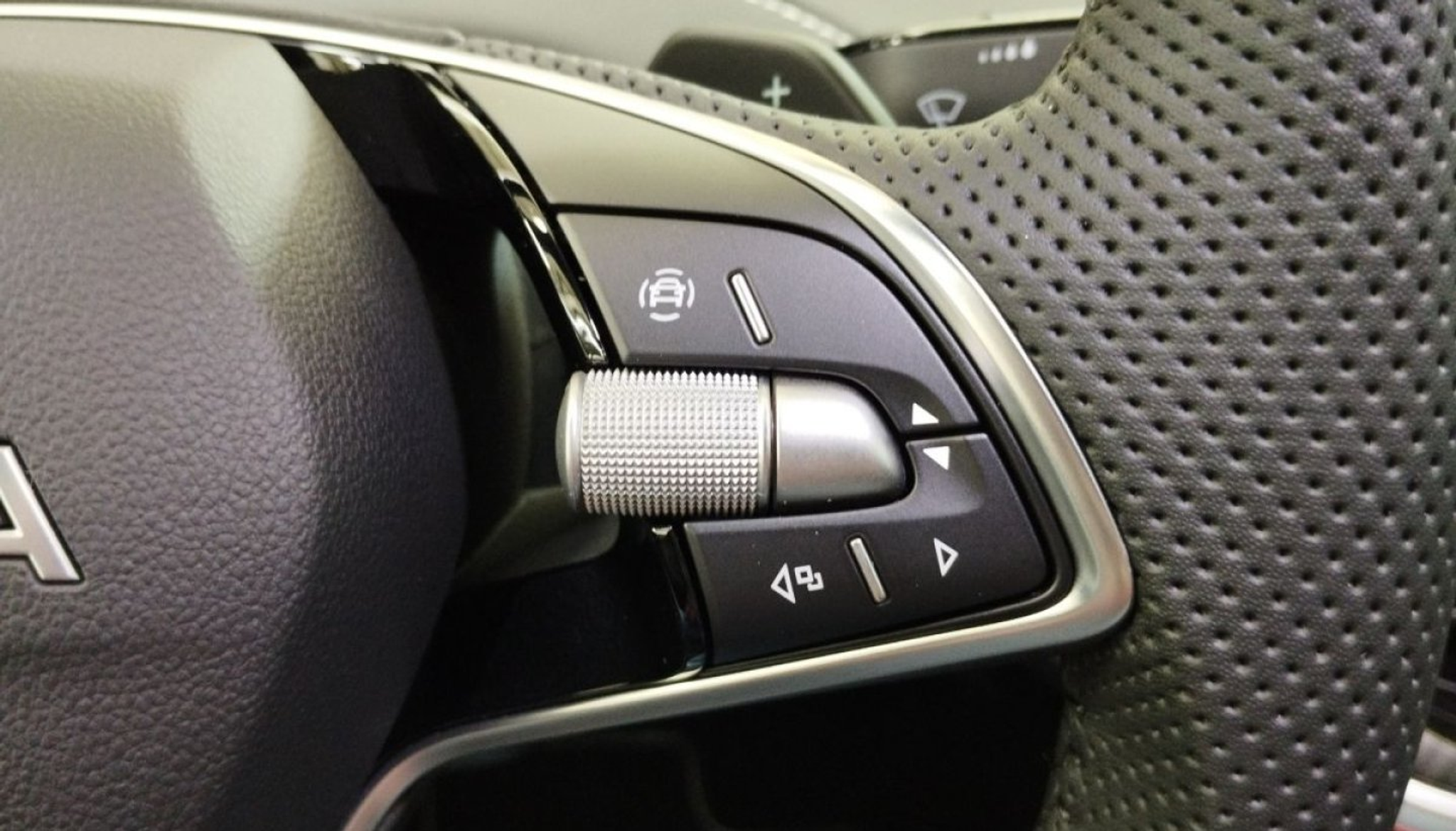 listing desktop thumbnail image 9