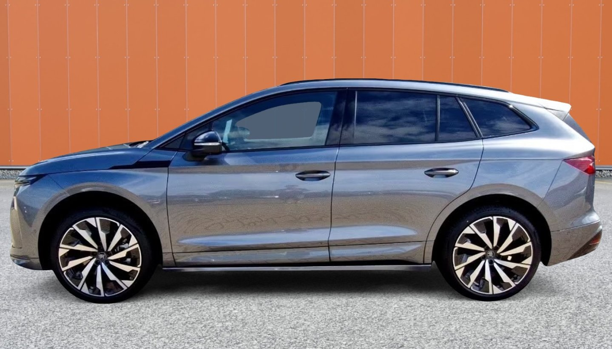 listing desktop thumbnail image 3