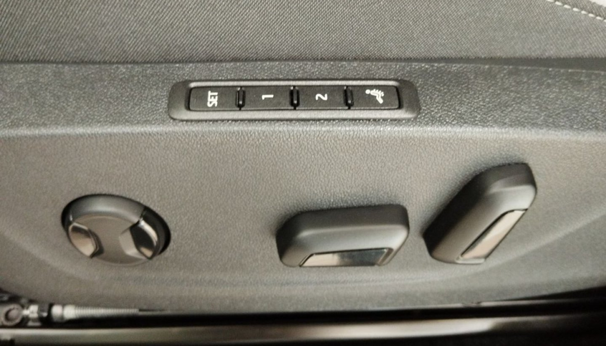 listing desktop thumbnail image 13