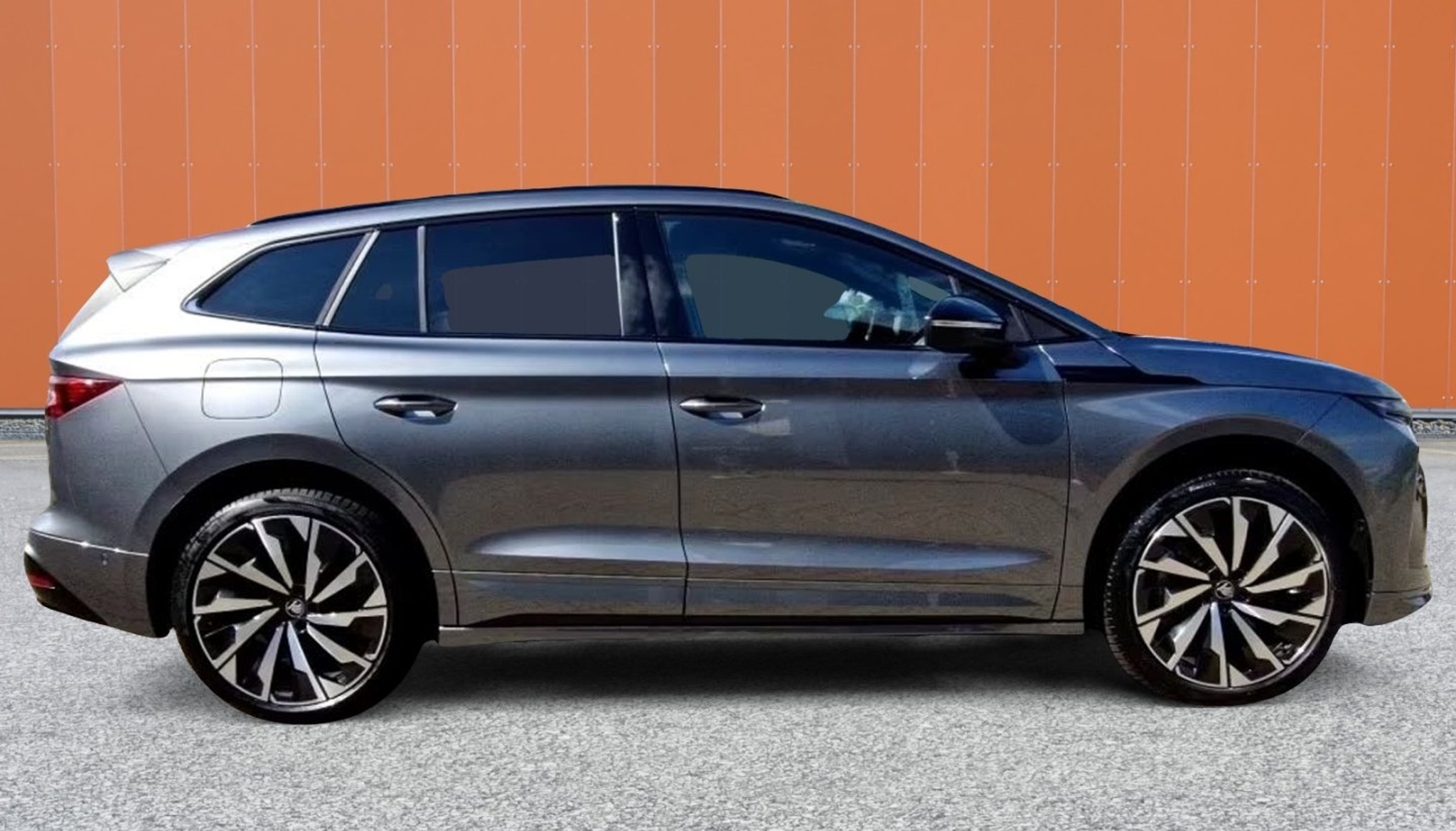 listing desktop thumbnail image 2