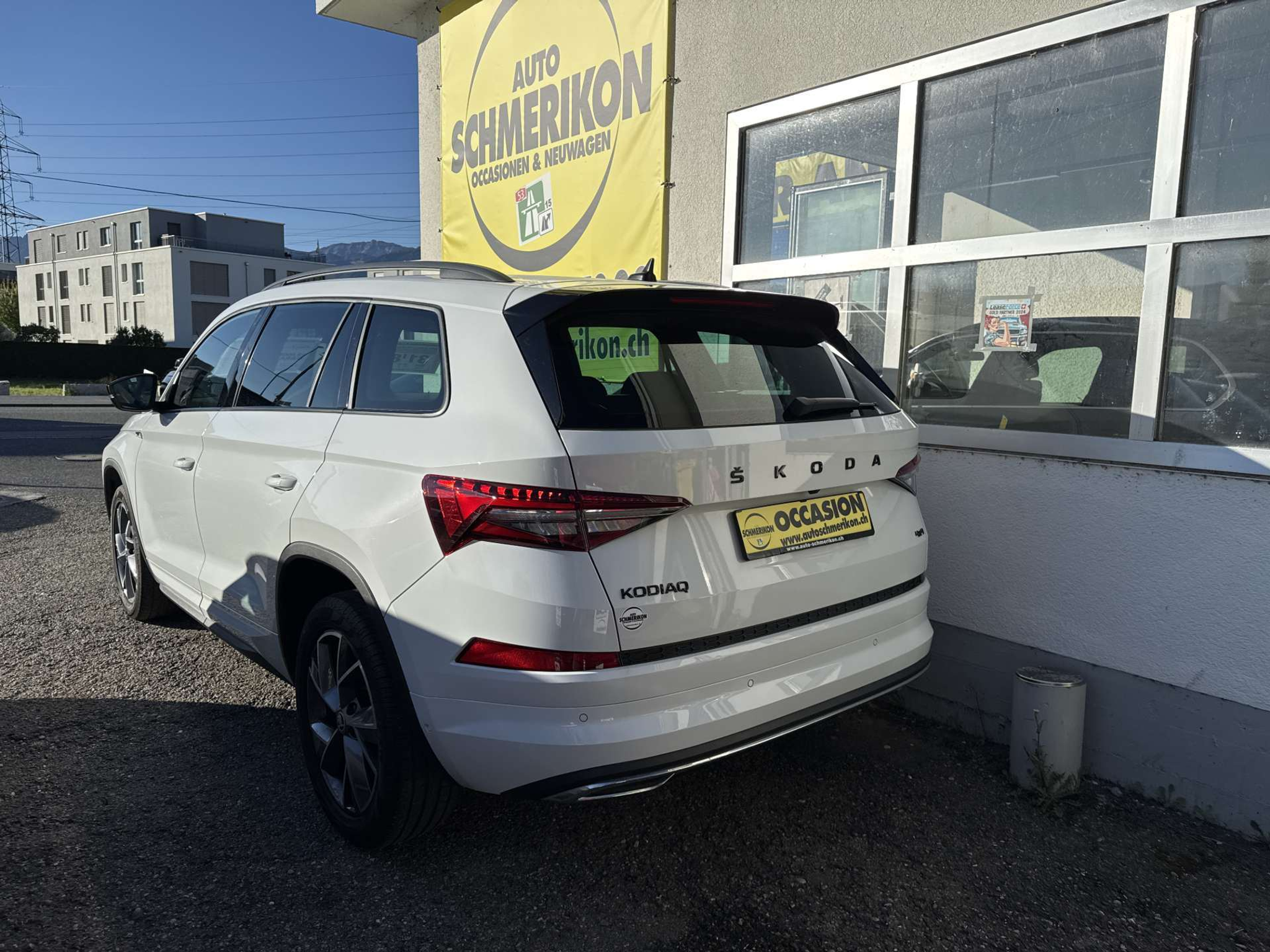 listing desktop thumbnail image 2