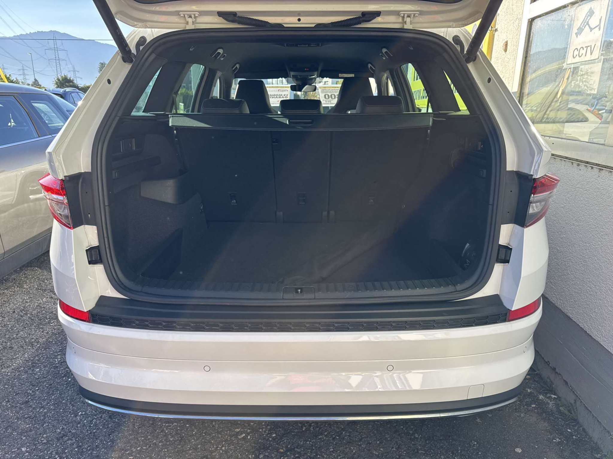 listing desktop thumbnail image 8