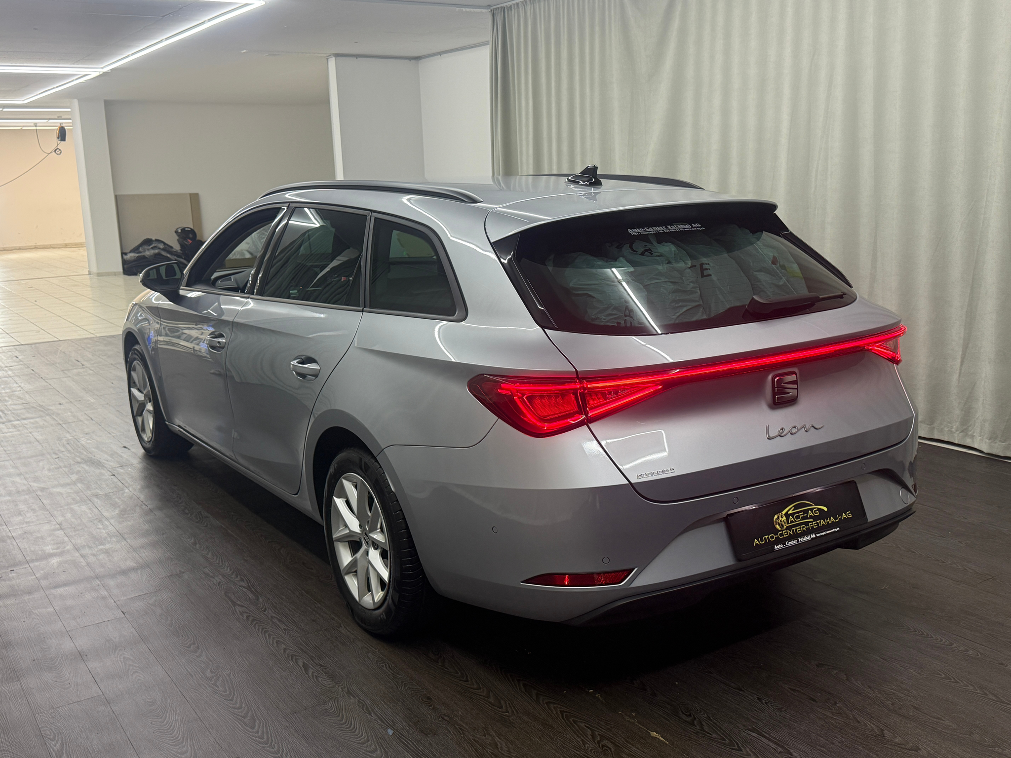 listing desktop thumbnail image 5