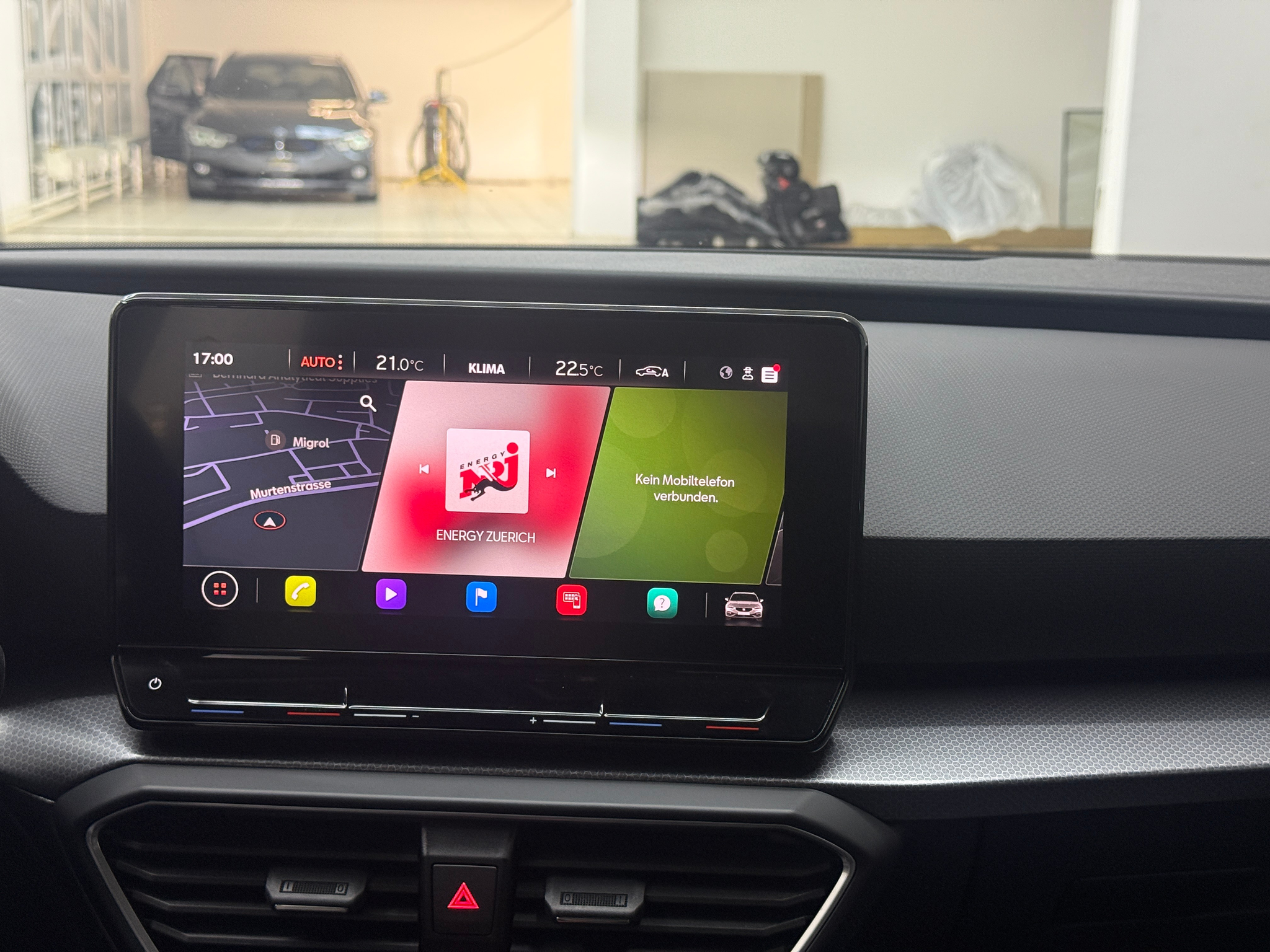 listing desktop thumbnail image 9