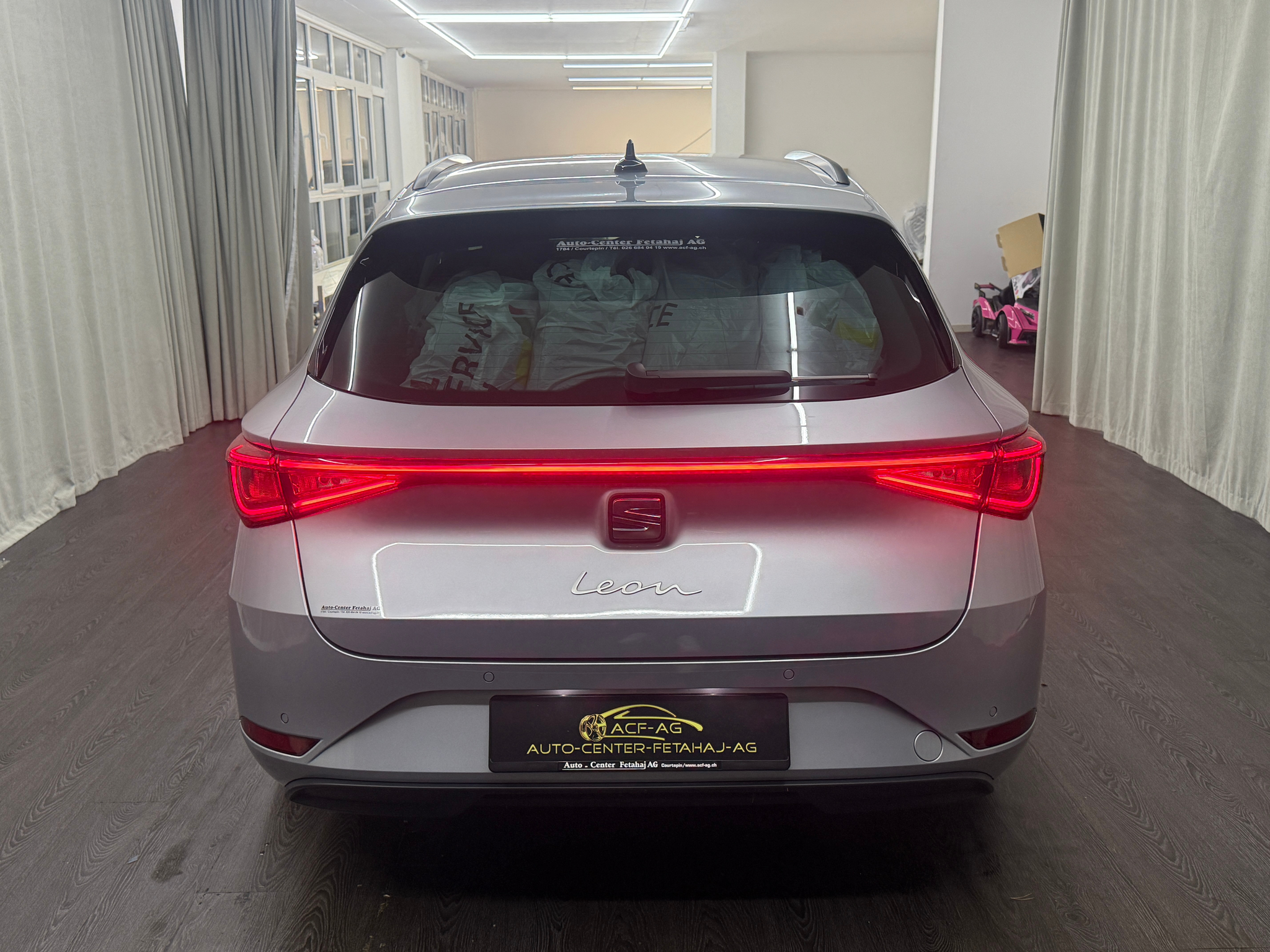 listing desktop thumbnail image 4