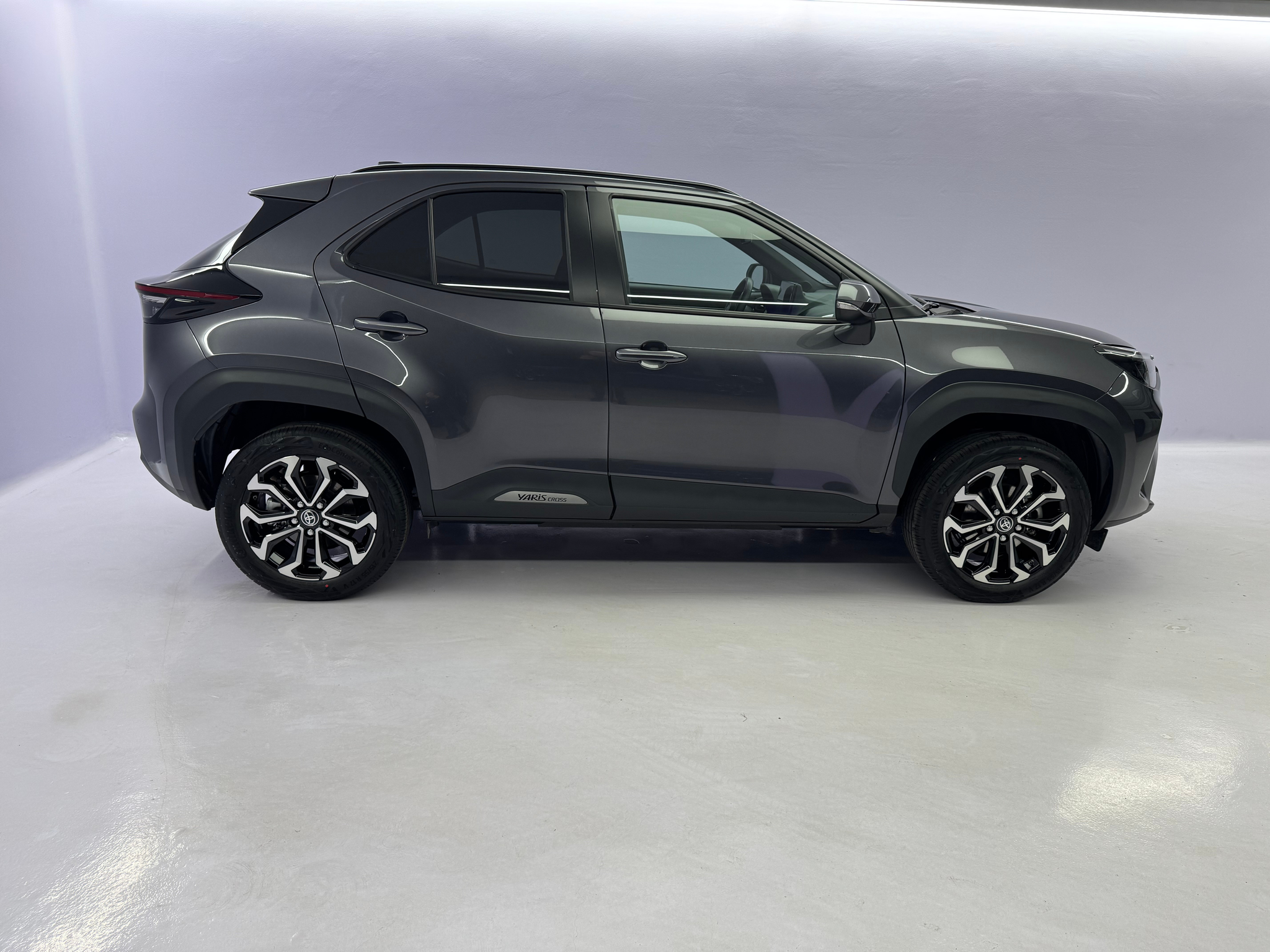 listing desktop thumbnail image 2