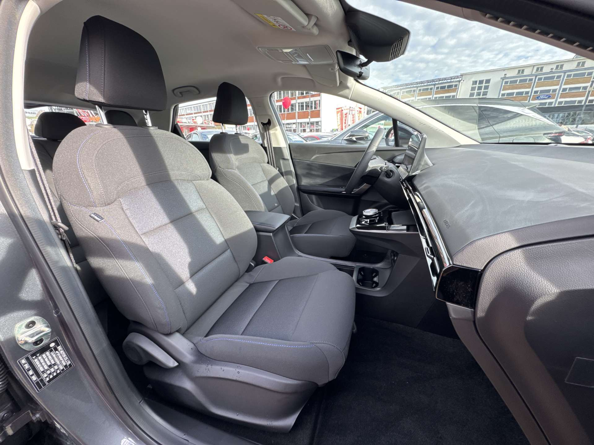 listing desktop thumbnail image 12