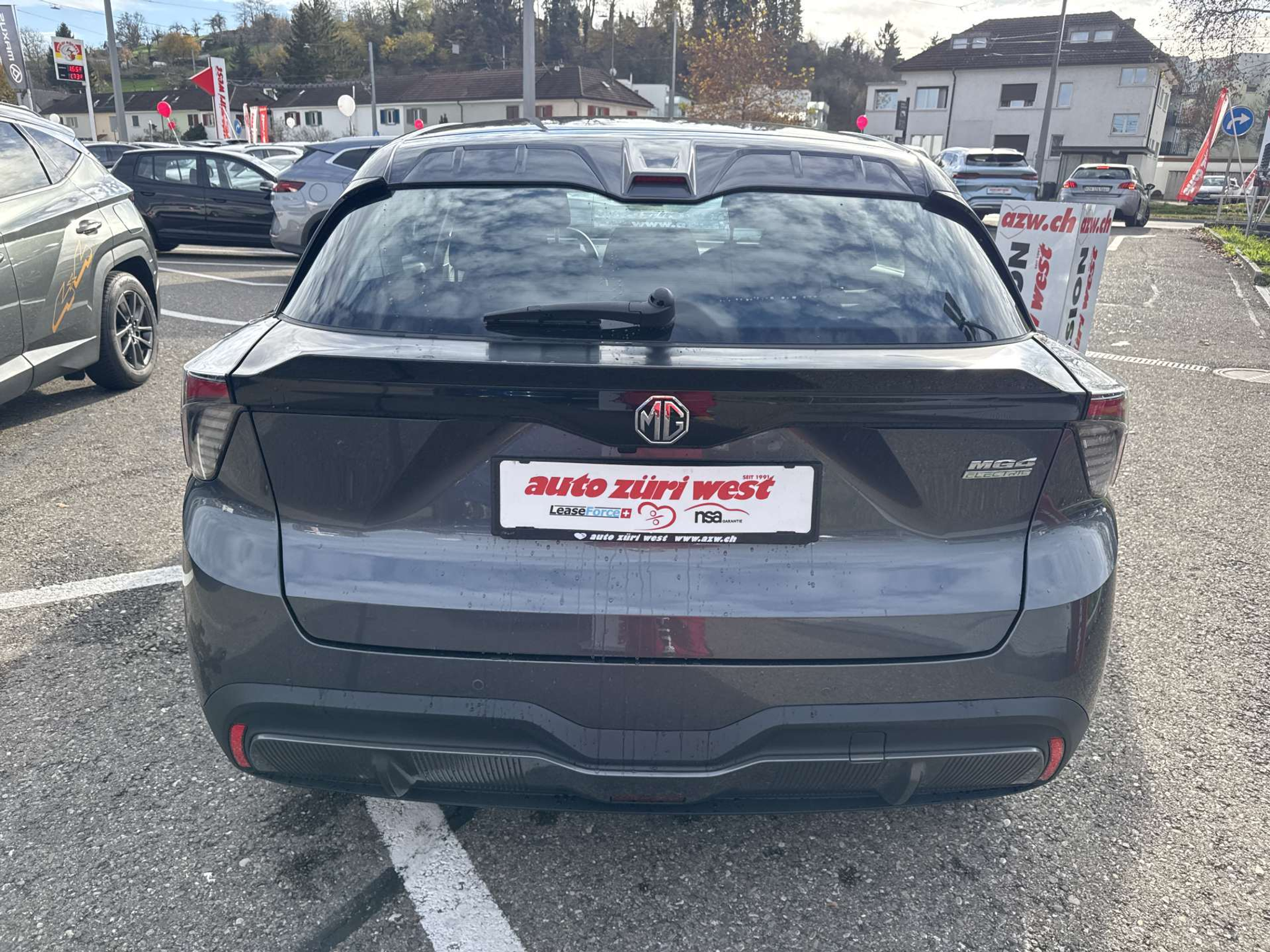 listing desktop thumbnail image 14