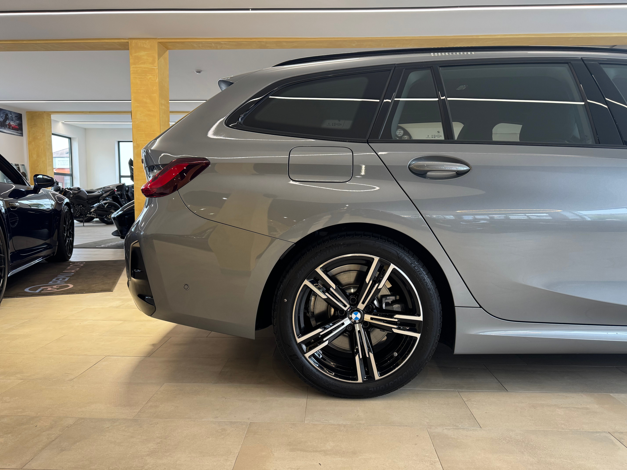 listing desktop thumbnail image 9