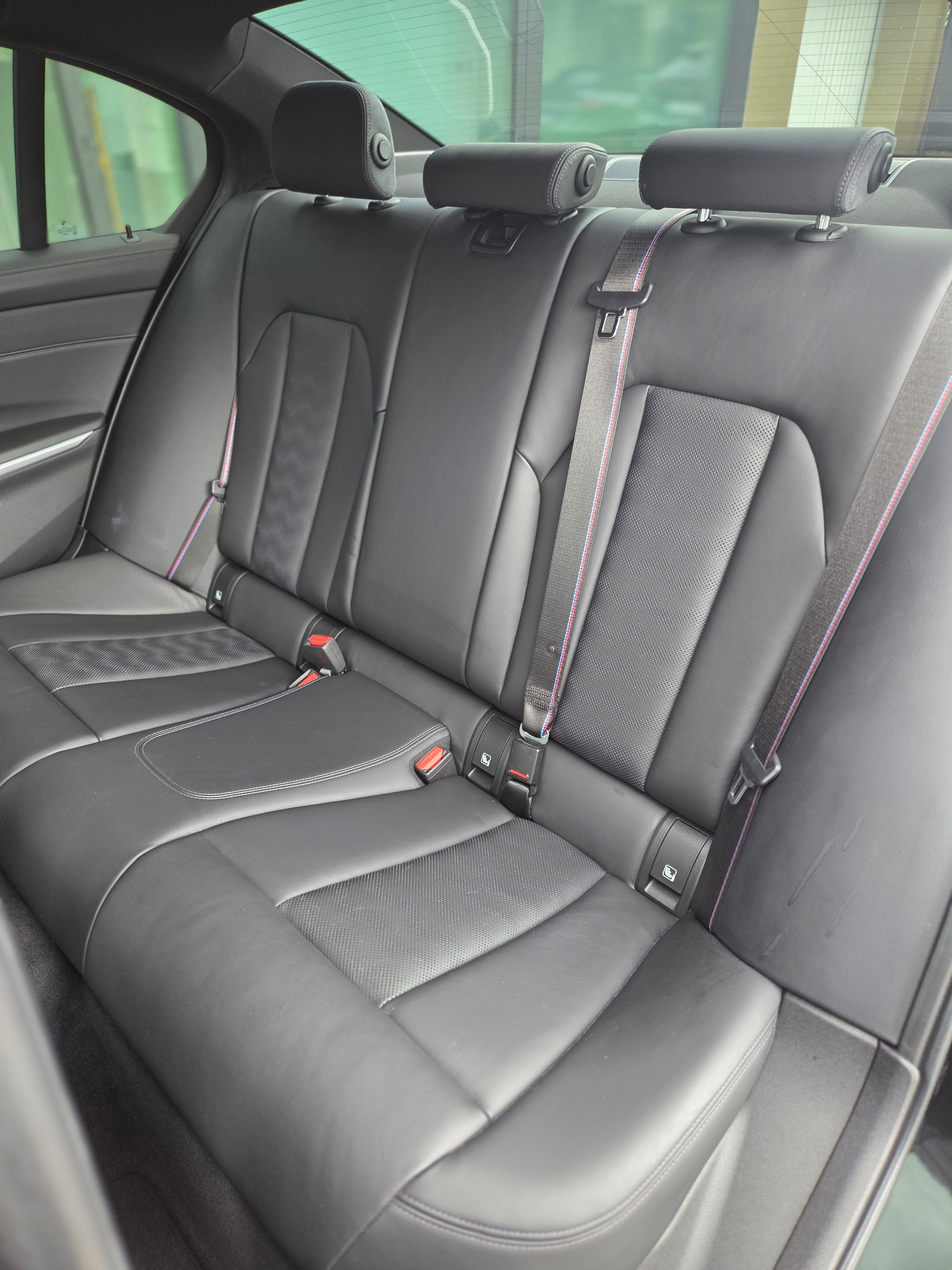 listing desktop thumbnail image 9