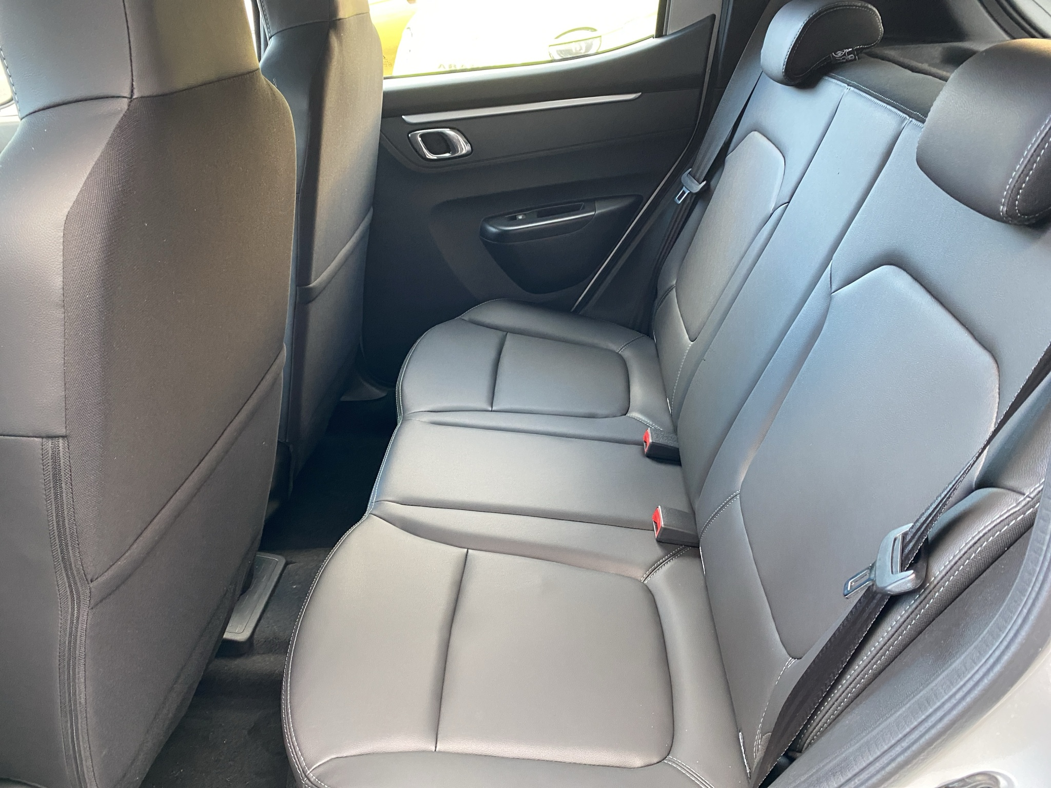 listing desktop thumbnail image 14