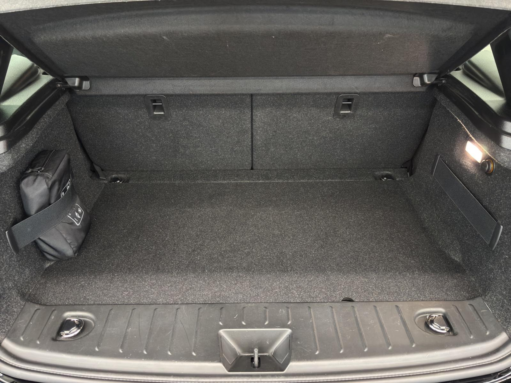 listing desktop thumbnail image 19