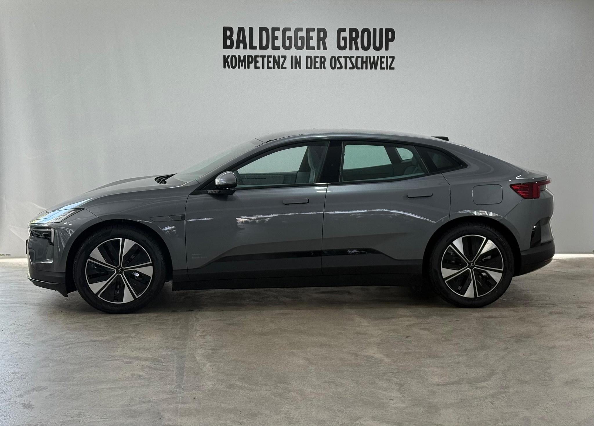 listing desktop thumbnail image 1