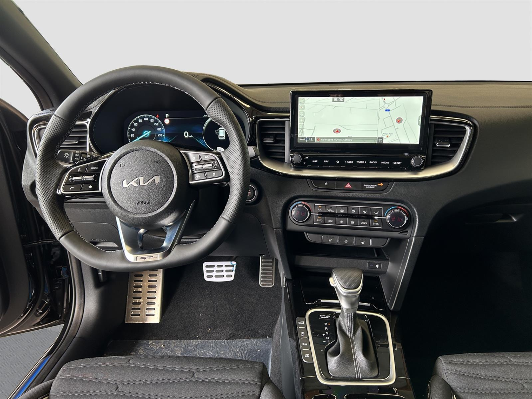 listing desktop thumbnail image 8