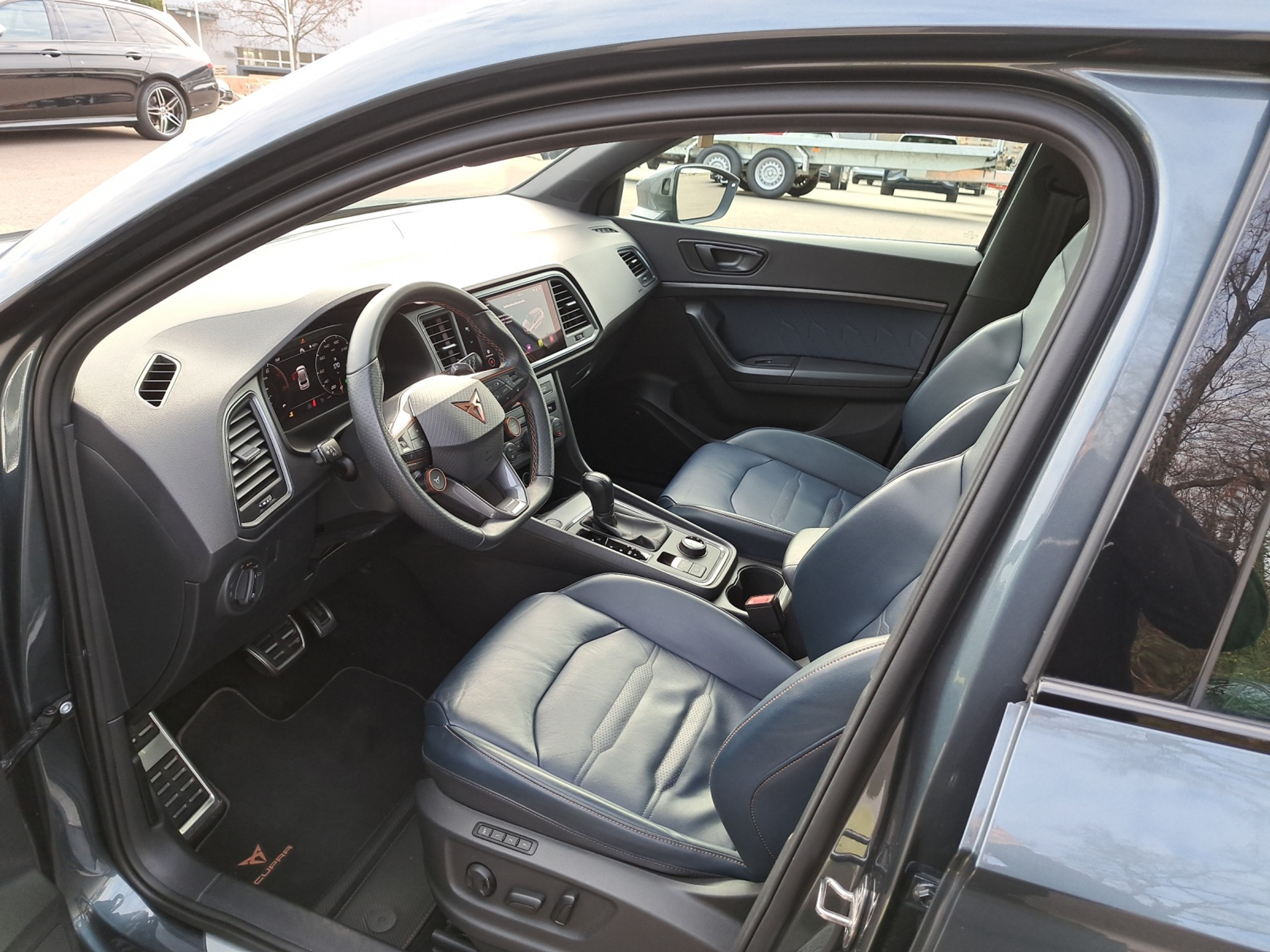 listing desktop thumbnail image 18