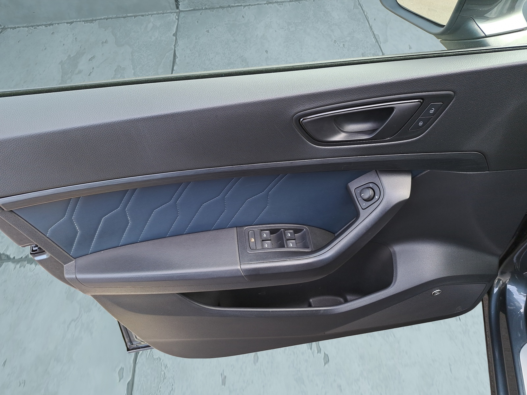 listing desktop thumbnail image 14