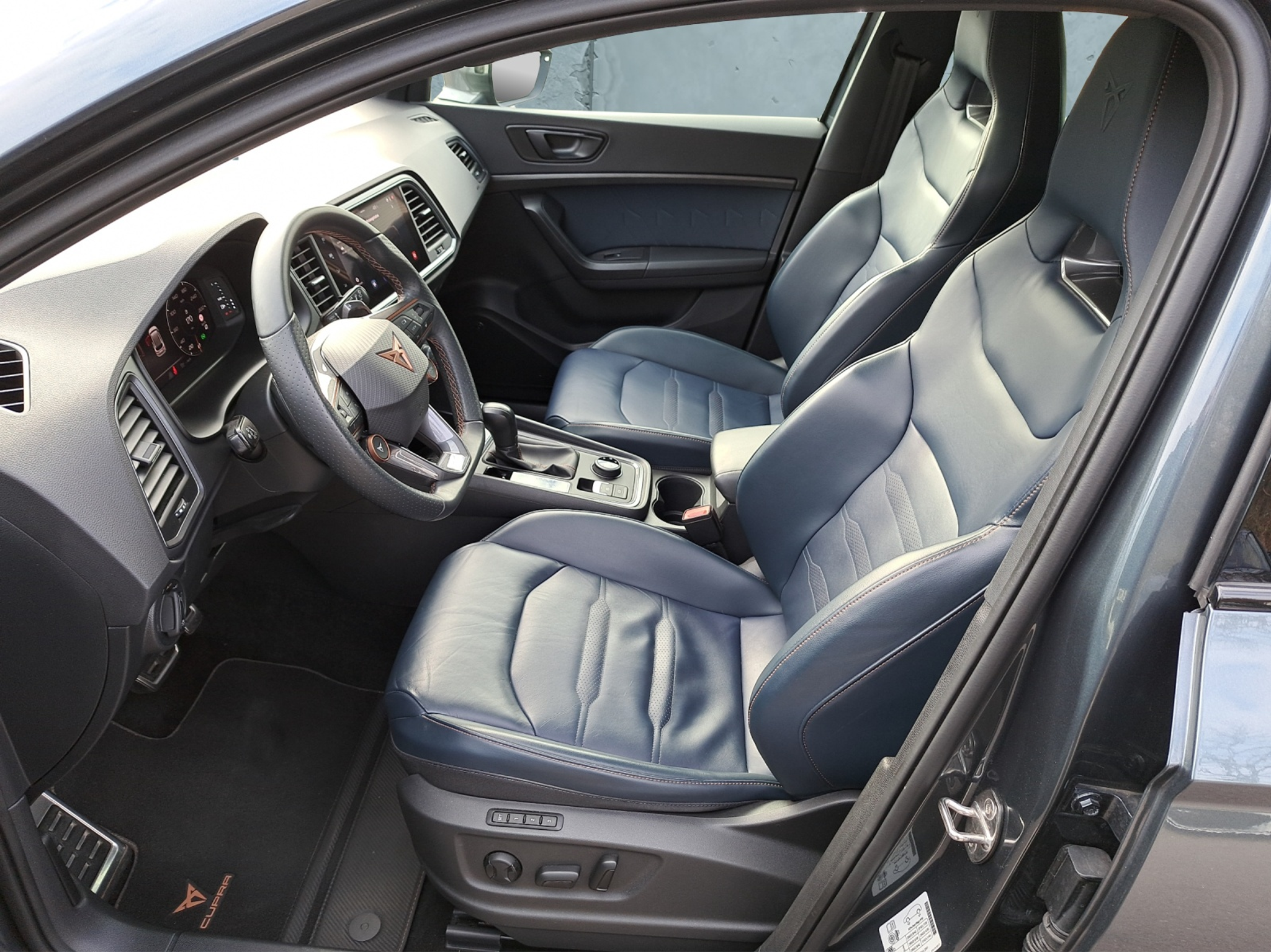 listing desktop thumbnail image 9