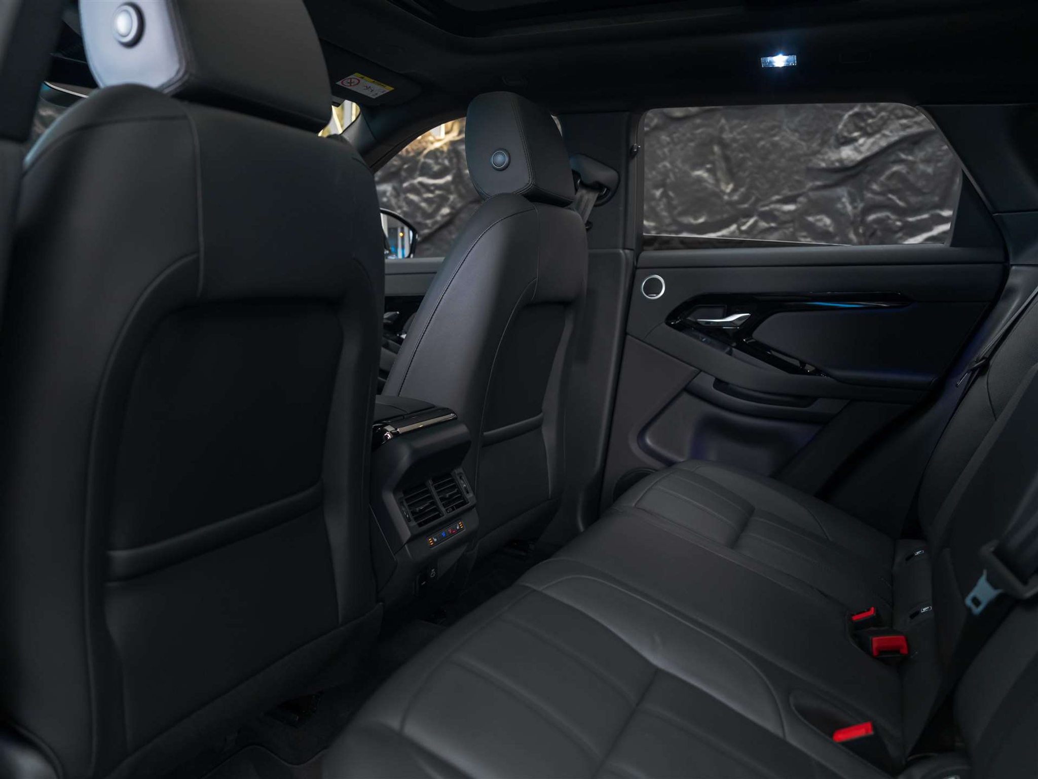 listing desktop thumbnail image 11