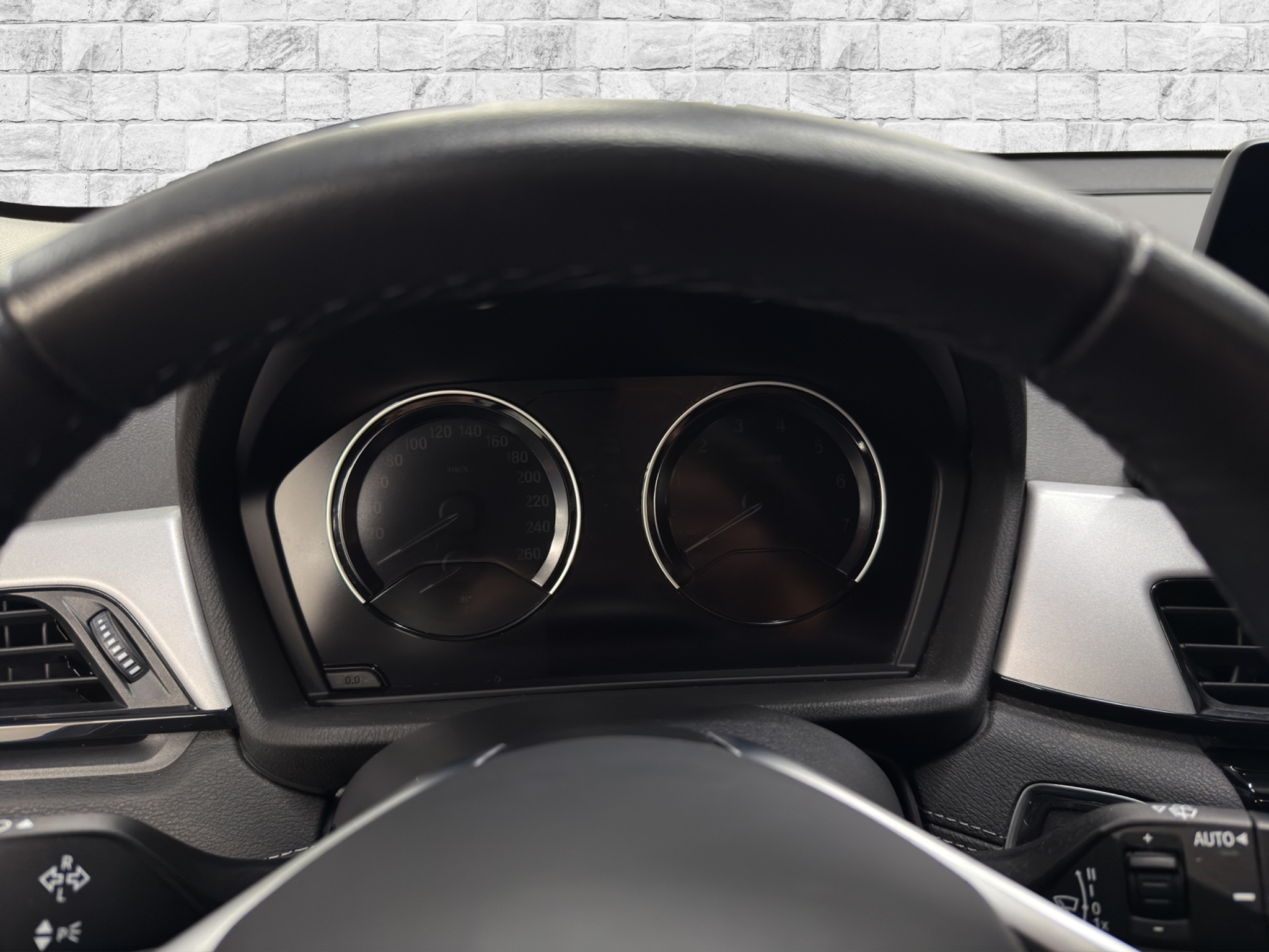 listing desktop thumbnail image 13