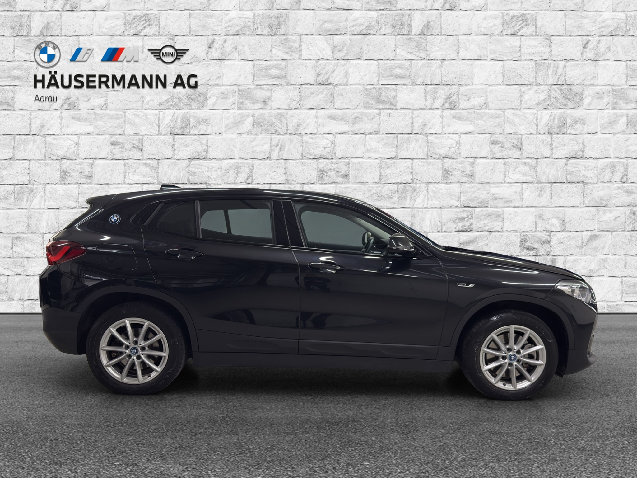 listing desktop thumbnail image 3