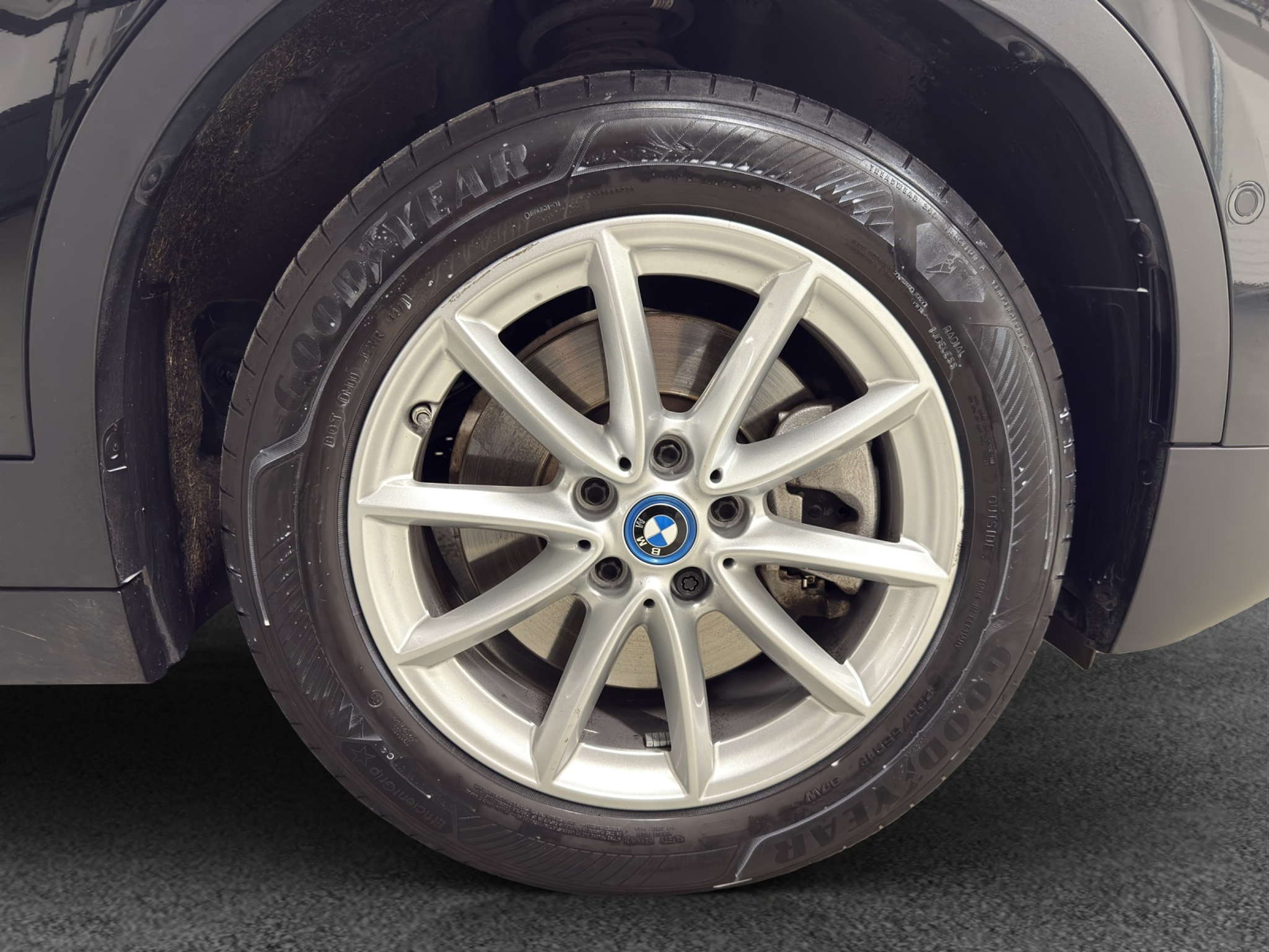 listing desktop thumbnail image 11