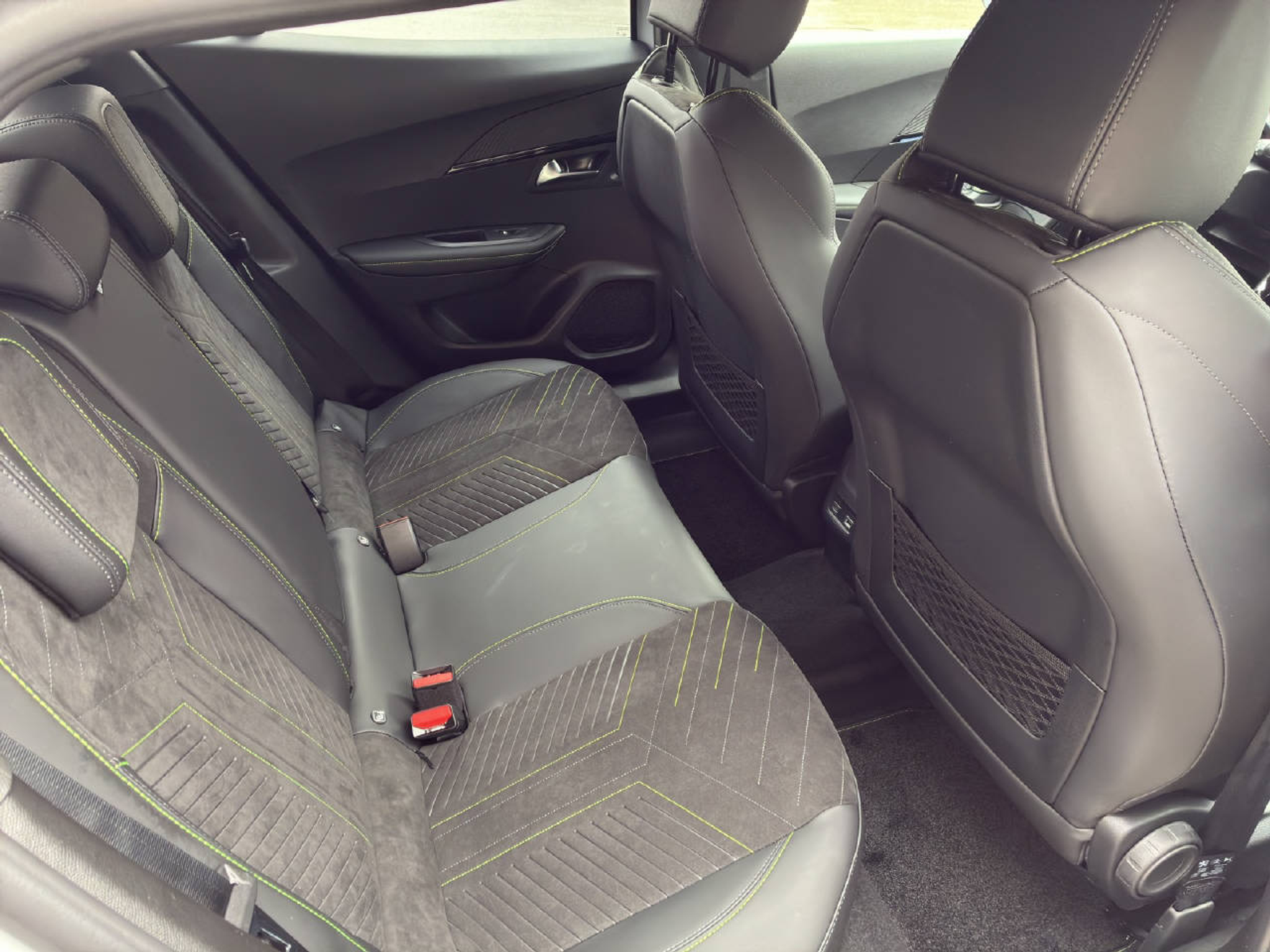 listing desktop thumbnail image 8