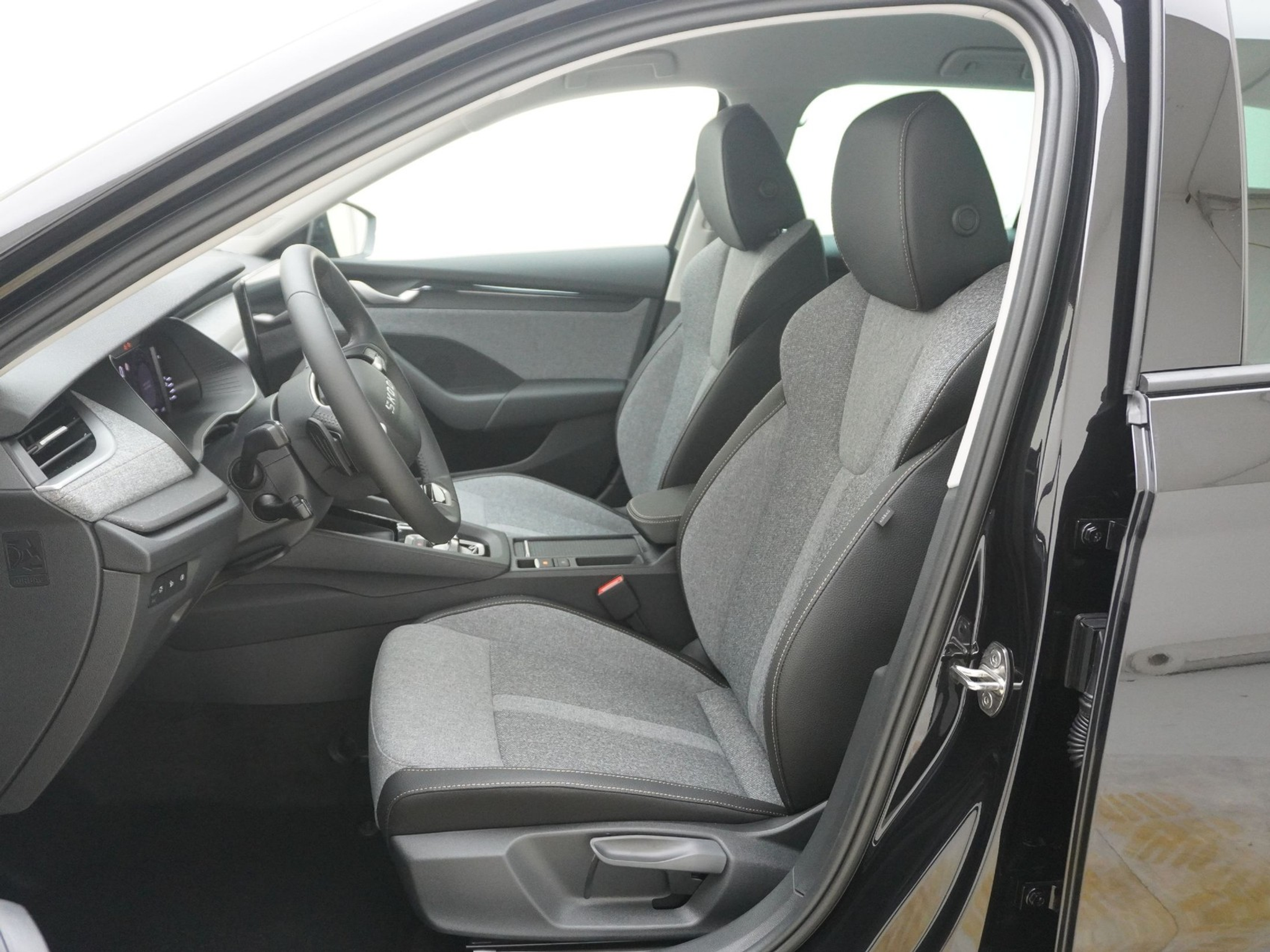 listing desktop thumbnail image 12