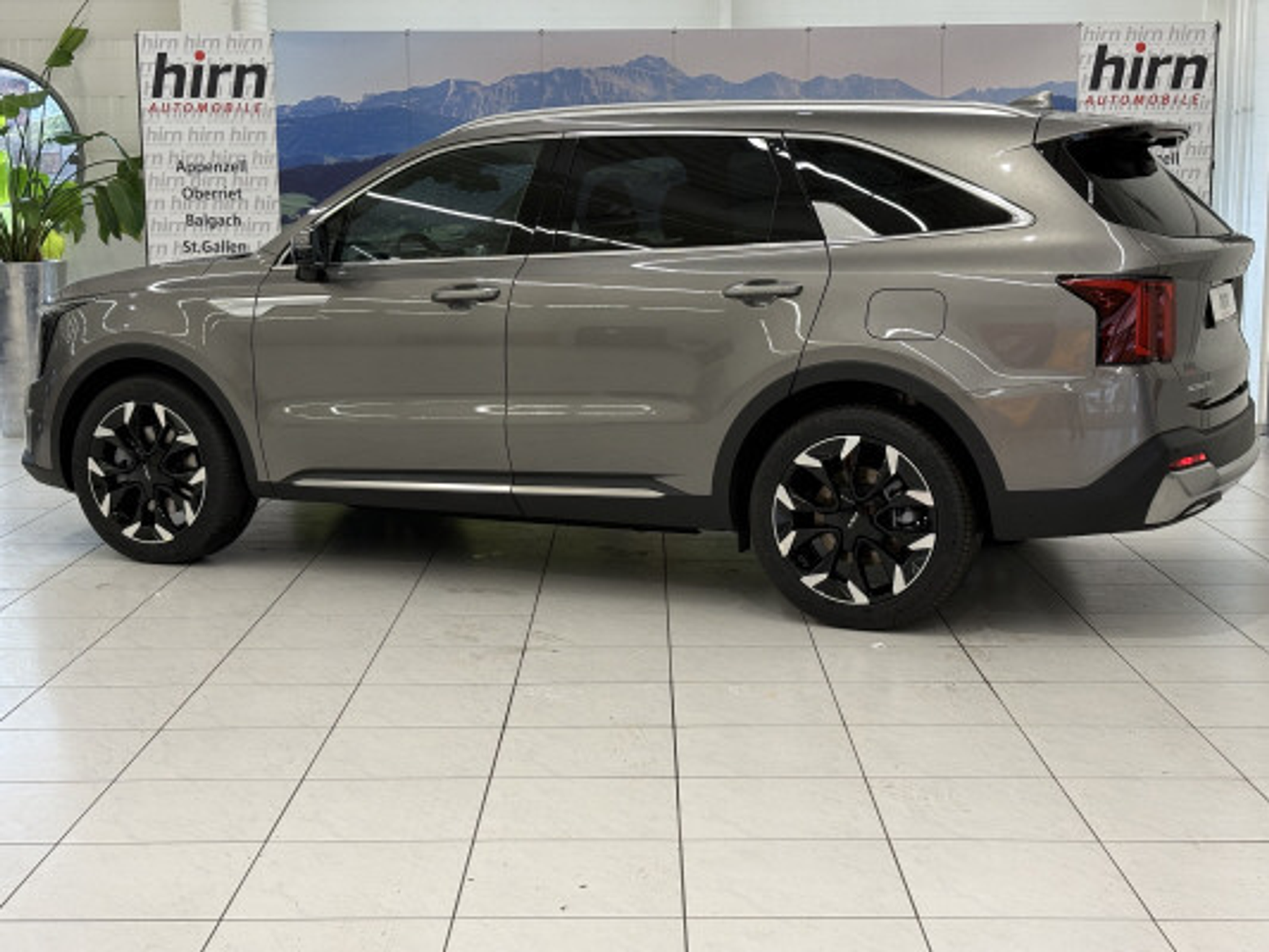 listing desktop thumbnail image 2