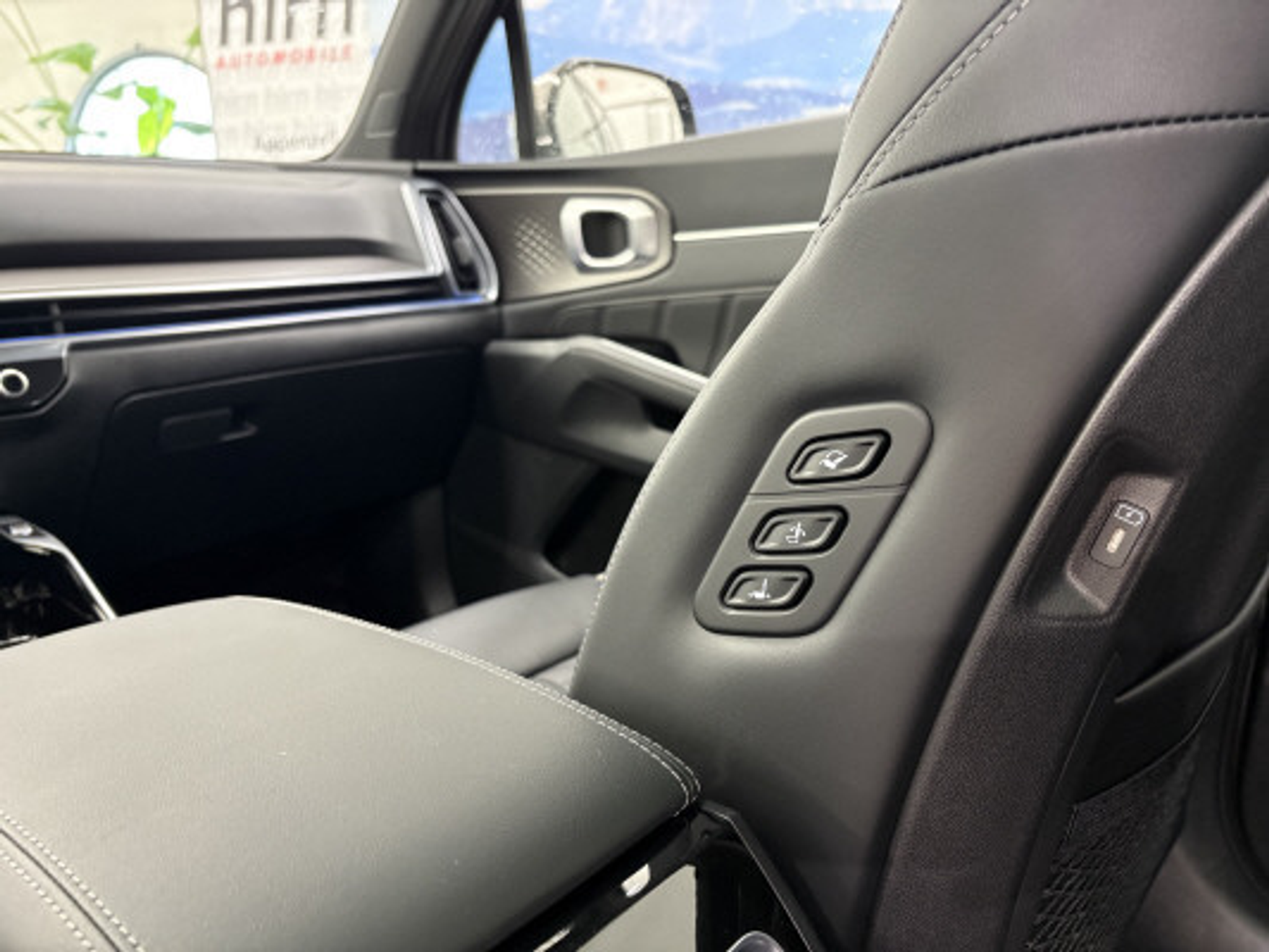 listing desktop thumbnail image 8