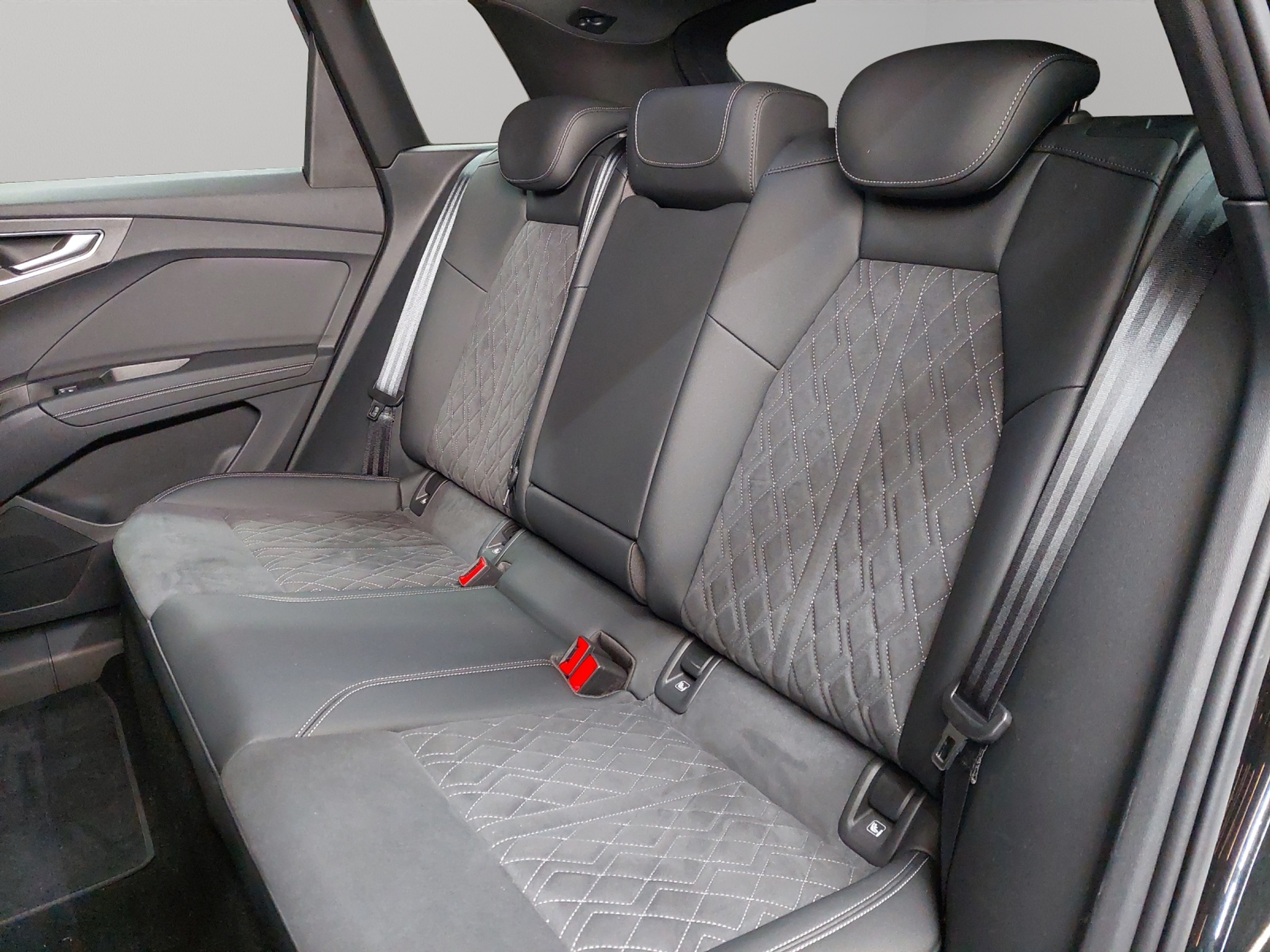 listing desktop thumbnail image 7